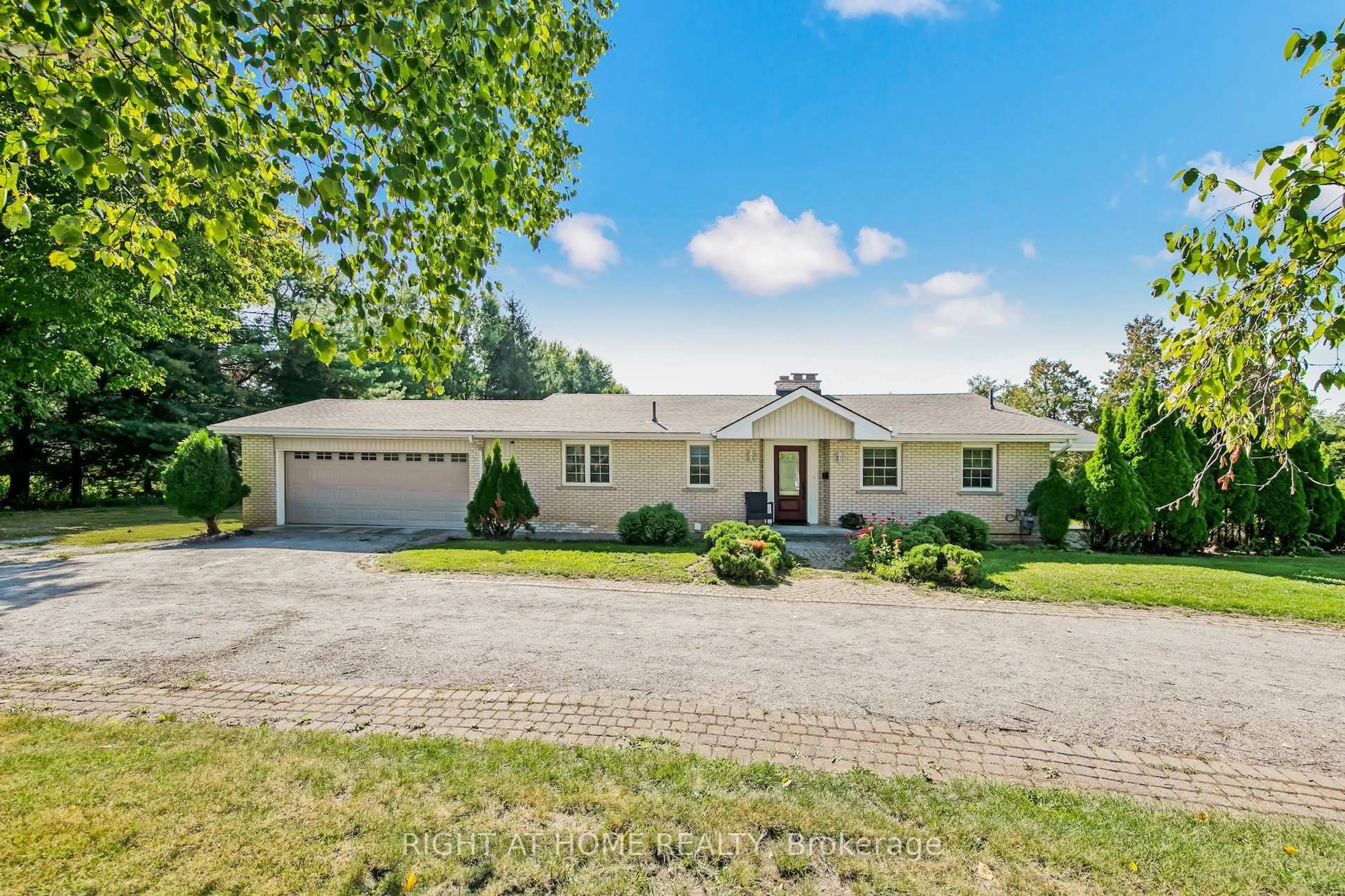 A pic from outside/outdoor area/front of a property/back of a property/a pic from drone, street for 1905 Lockhart Rd, Innisfil Ontario L9S 3G1