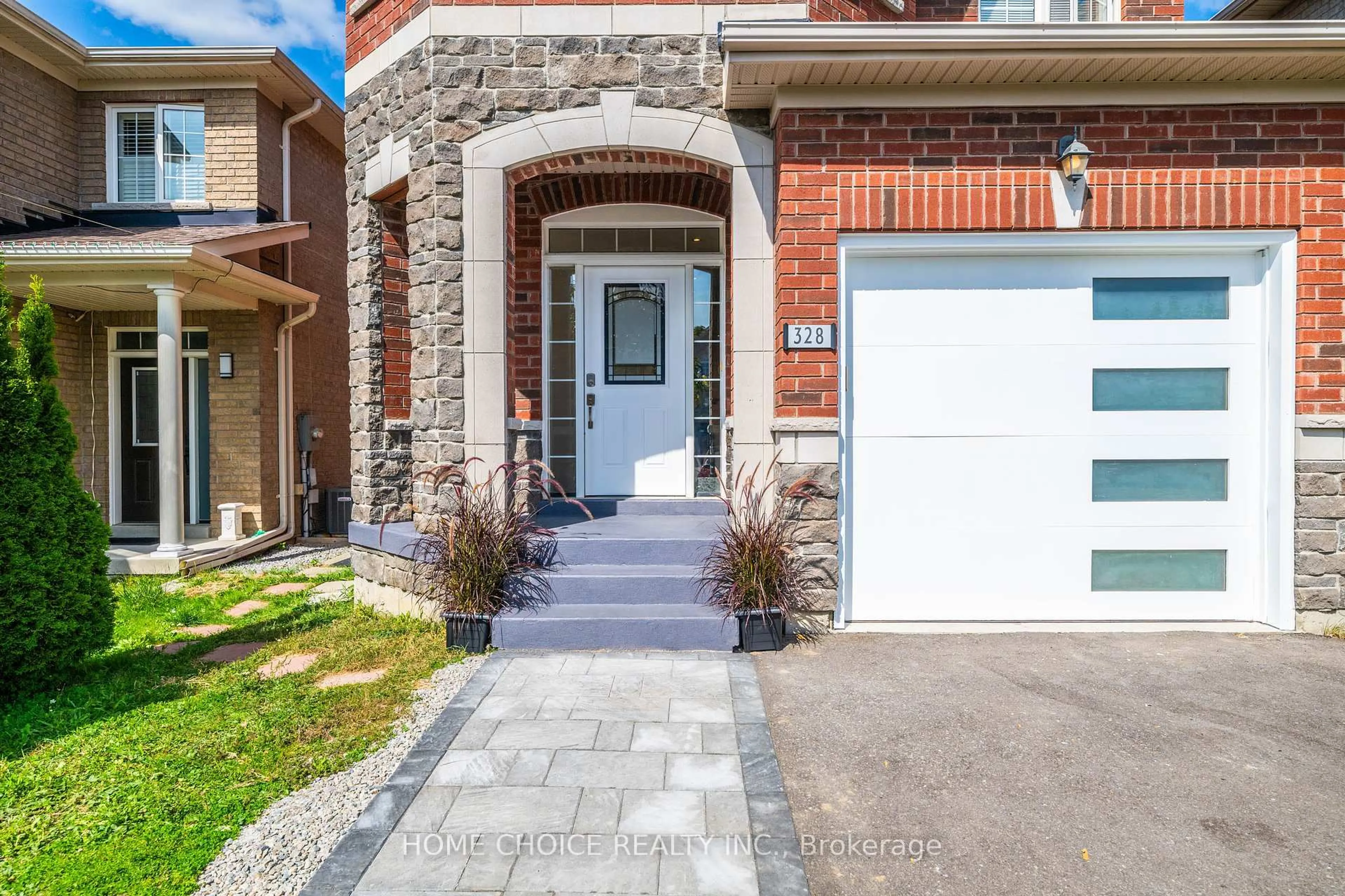 Home with brick exterior material, street for 328 Rita's Ave, Newmarket Ontario L3X 2N2
