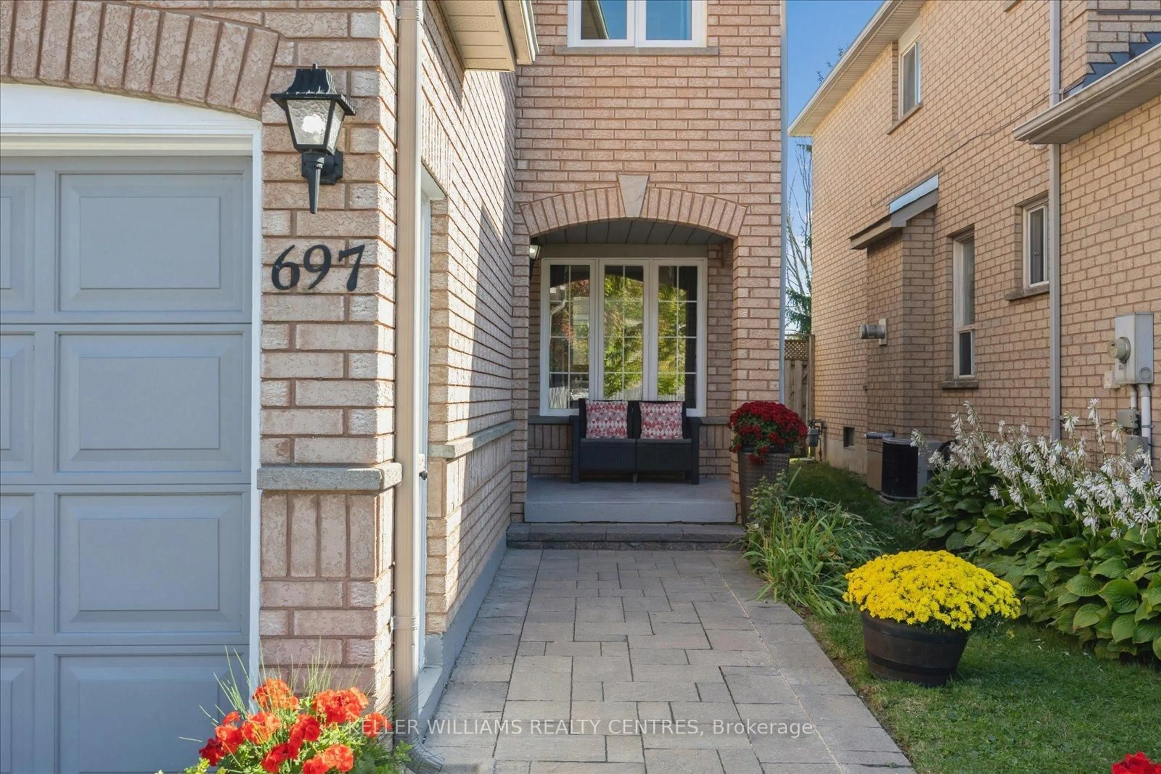 Home with brick exterior material, street for 697 Walpole Cres, Newmarket Ontario L3X 2B2