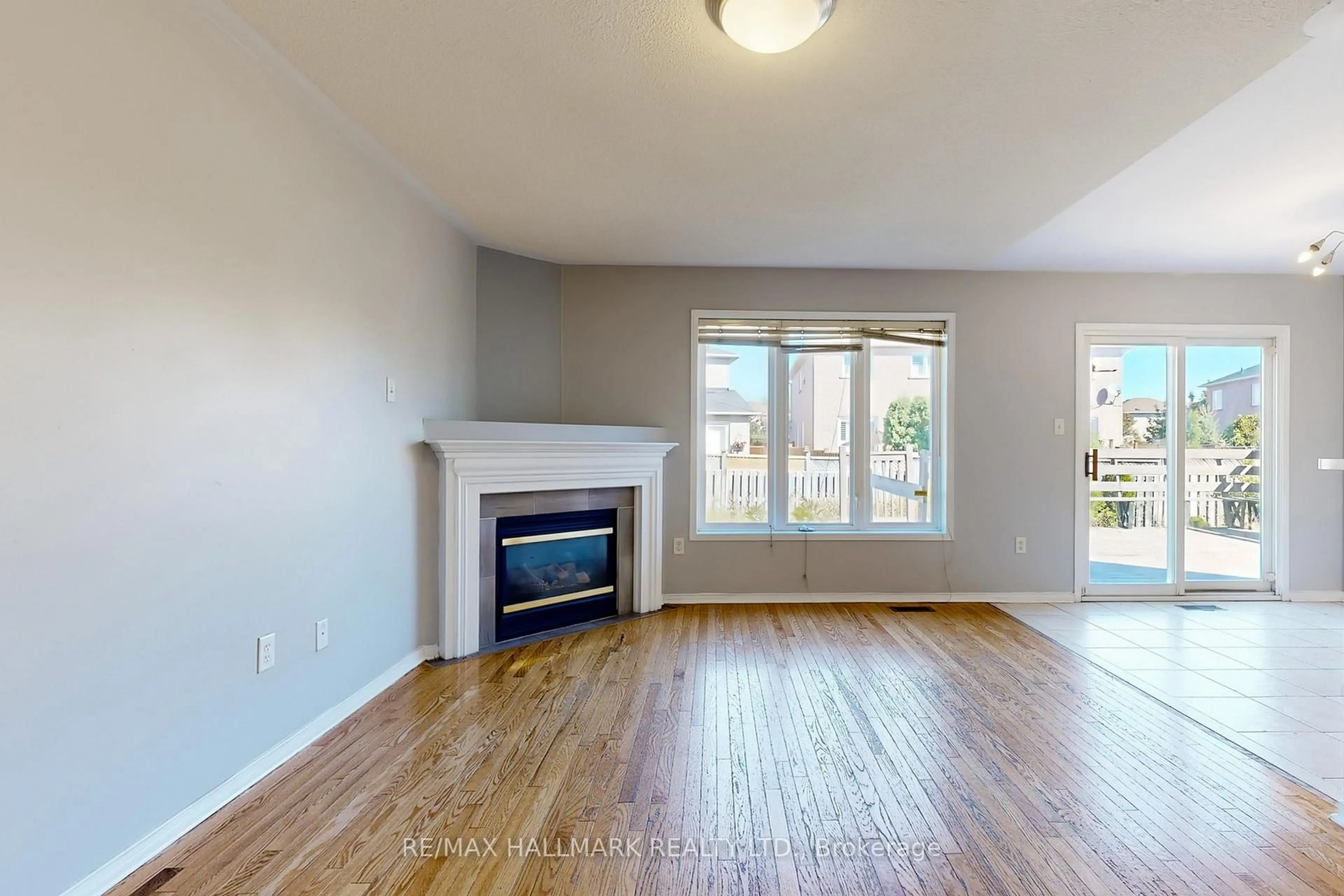 A pic of a room for 4 Kalmar Cres, Richmond Hill Ontario L4E 3Z3