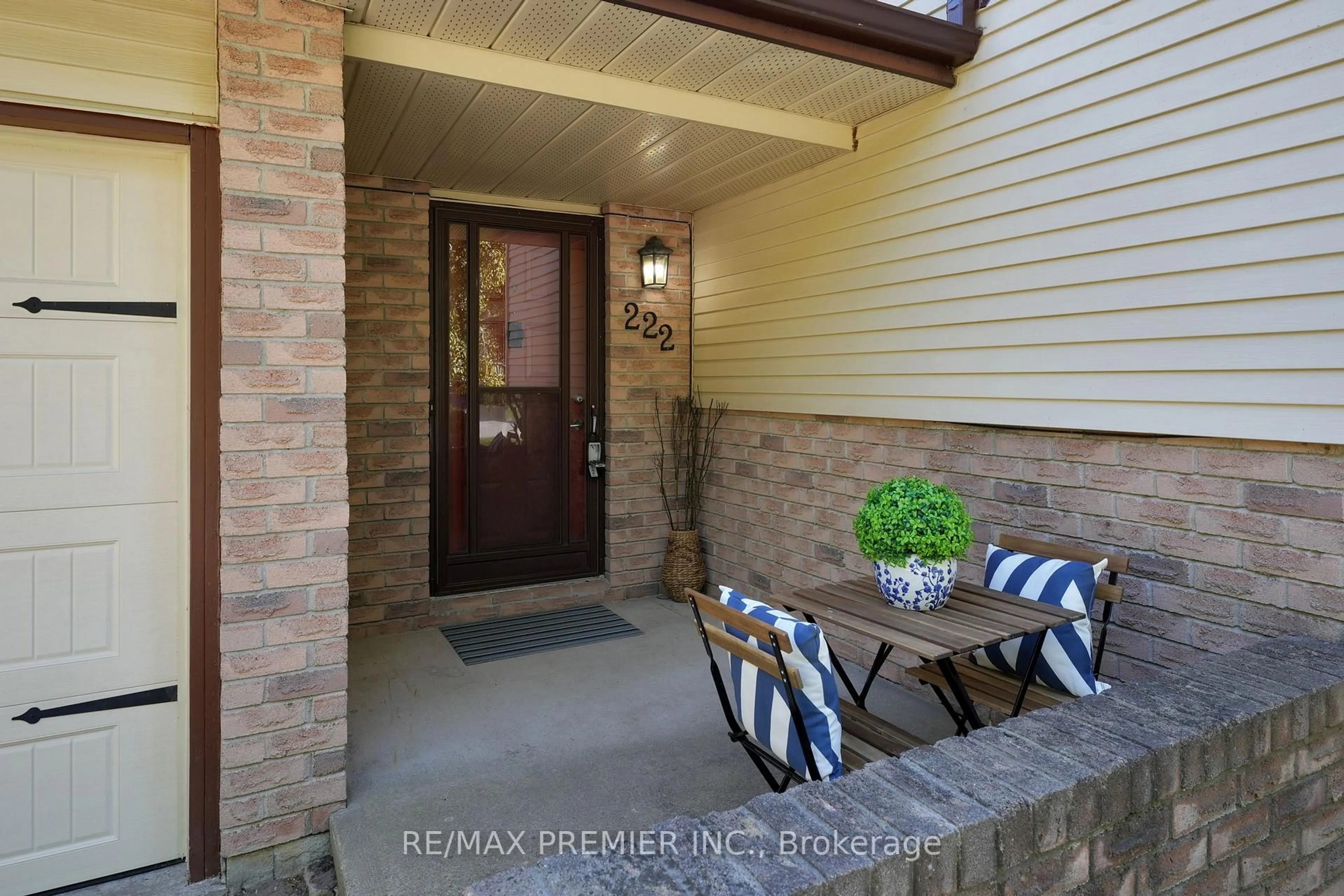 Indoor entryway for 222 Spencer Ave, Essa Ontario L0L 2N0