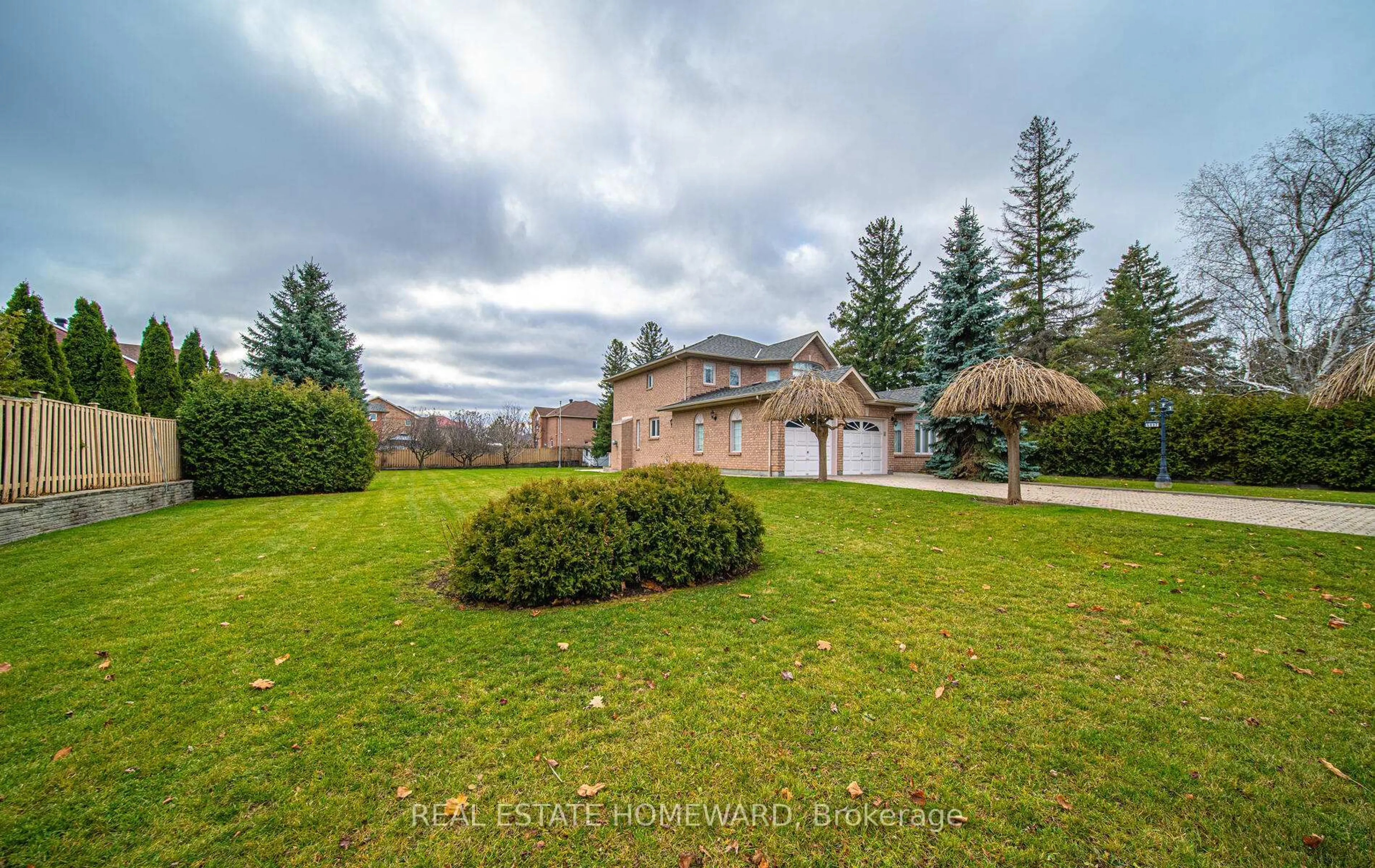 A pic from outside/outdoor area/front of a property/back of a property/a pic from drone, unknown for 5097 14th Ave, Markham Ontario L3S 3K4