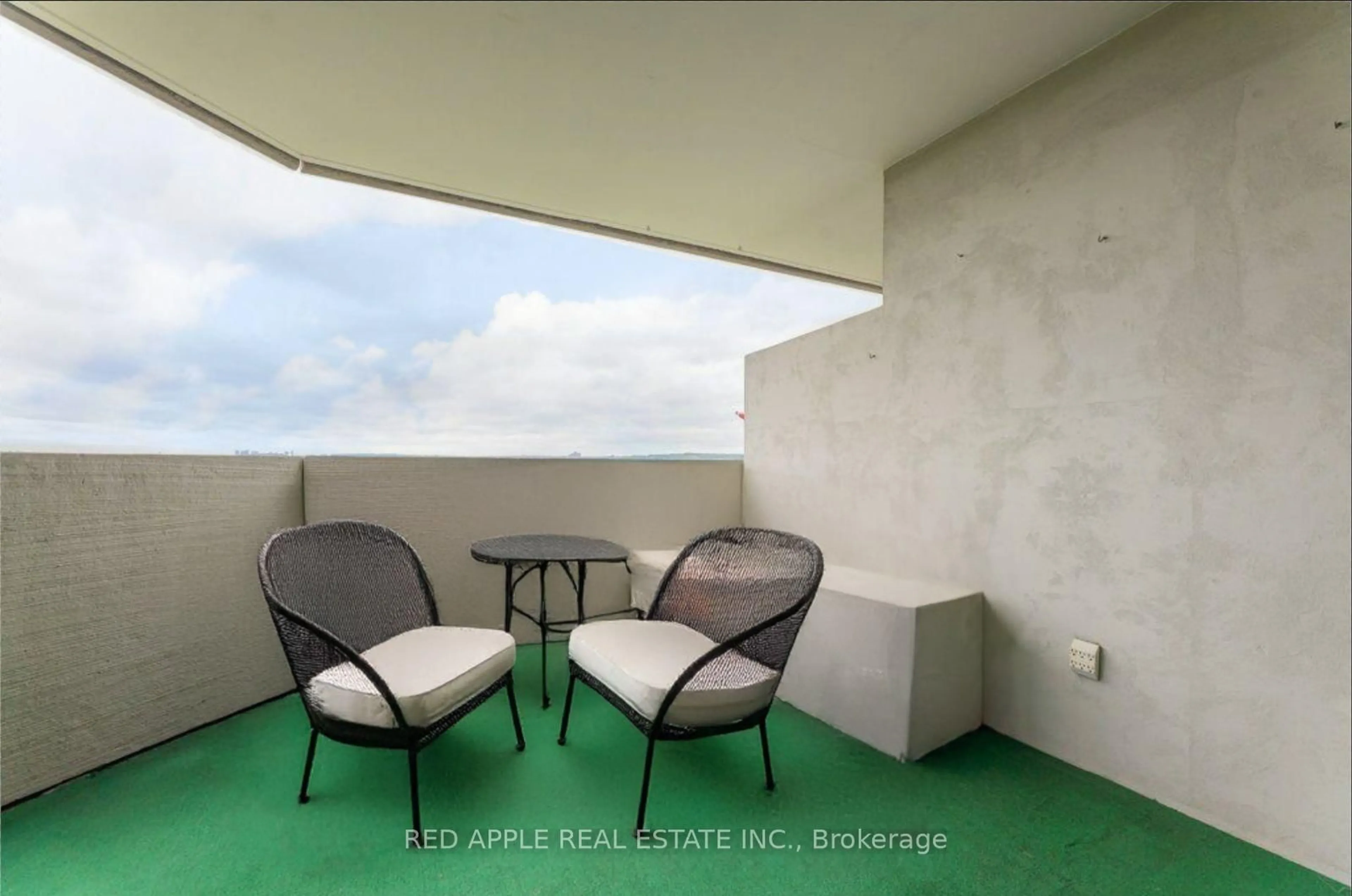 Balcony in the apartment, water/lake/river/ocean view for 50 Baif Blvd #807, Richmond Hill Ontario L4C 5L1