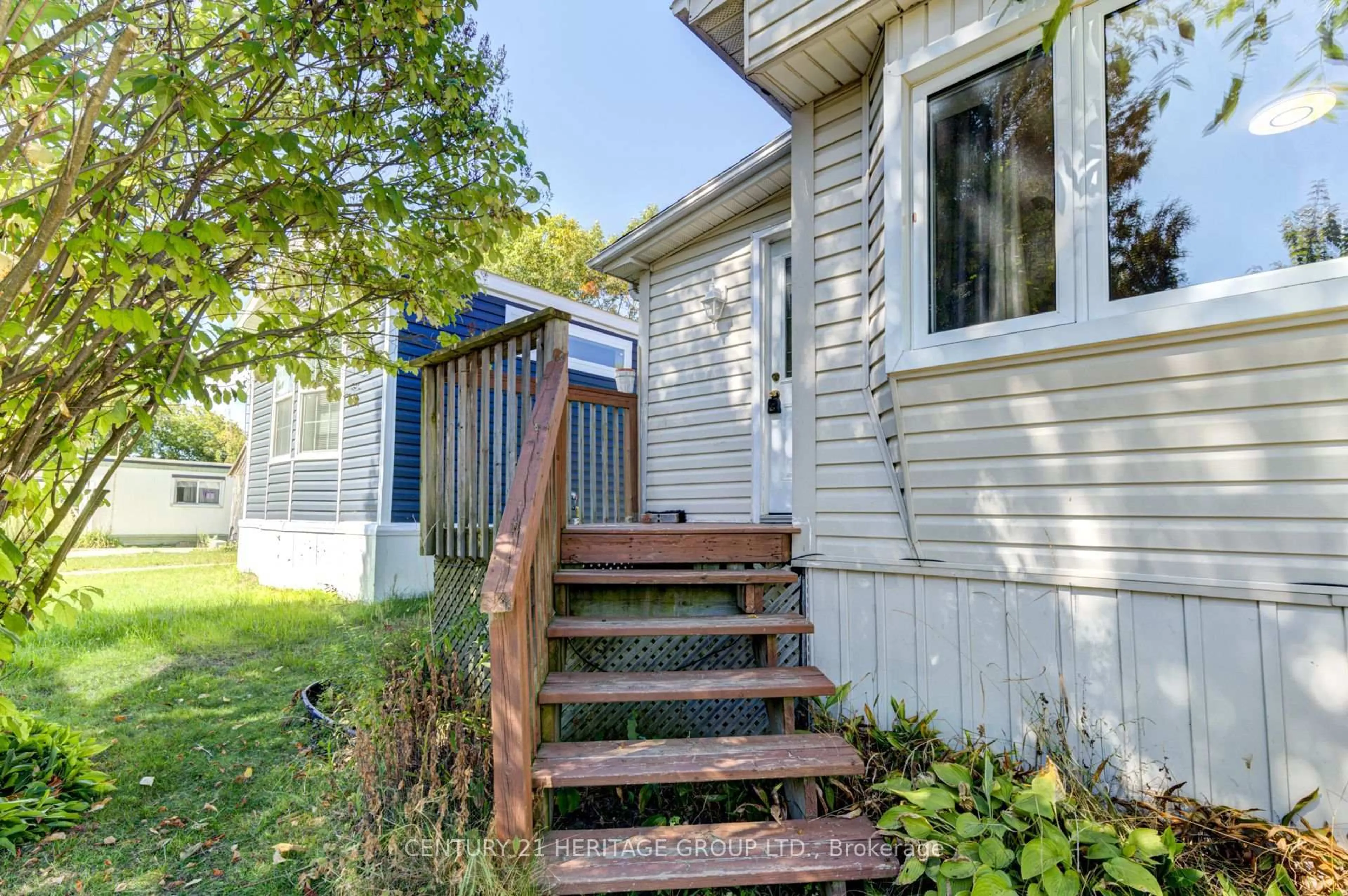 Unknown for 42 Shamrock Cres, Essa Ontario L0M 1B1
