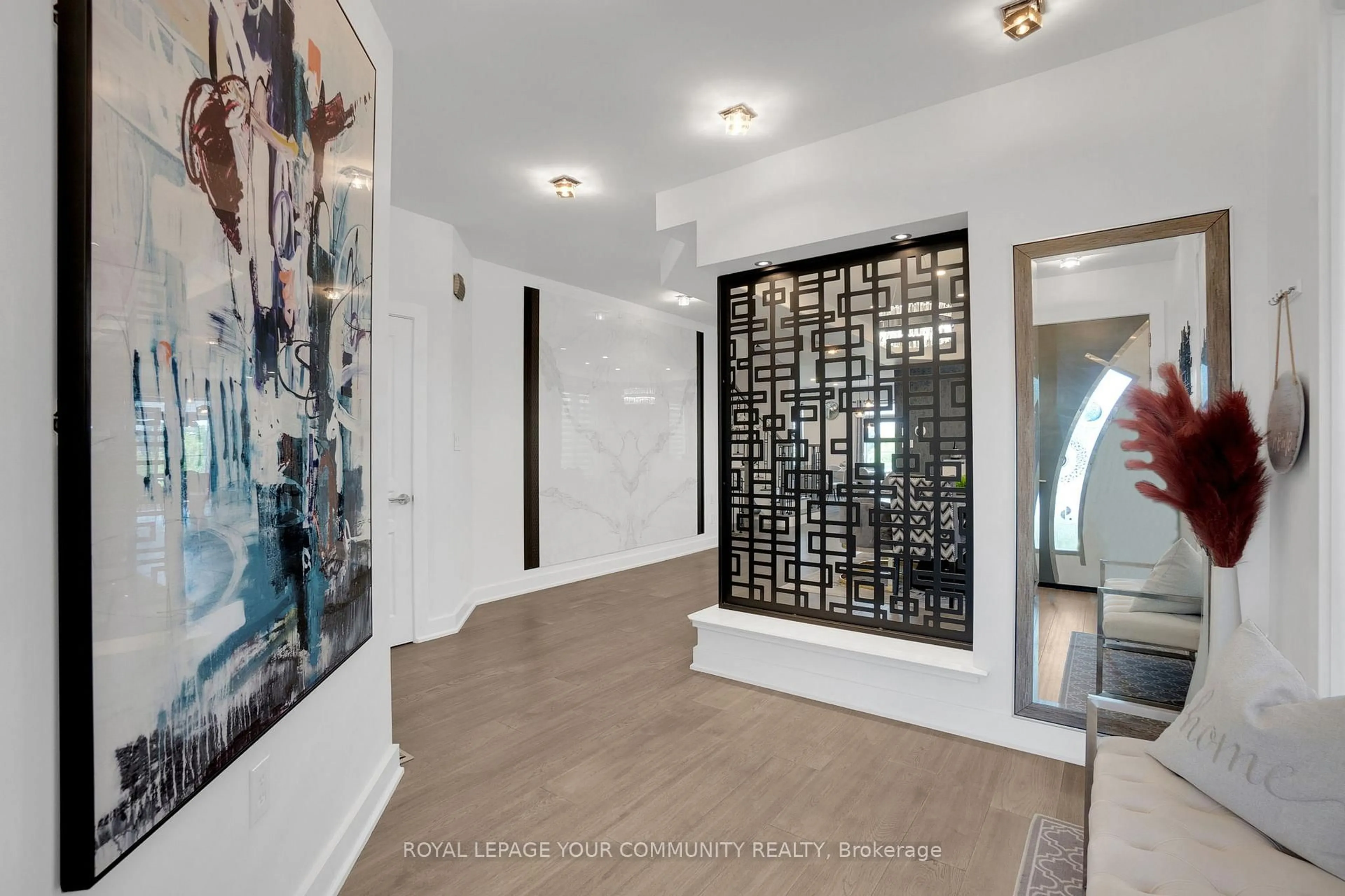 Indoor entryway for 130 Santa Amato Cres, Vaughan Ontario L4J 0G1