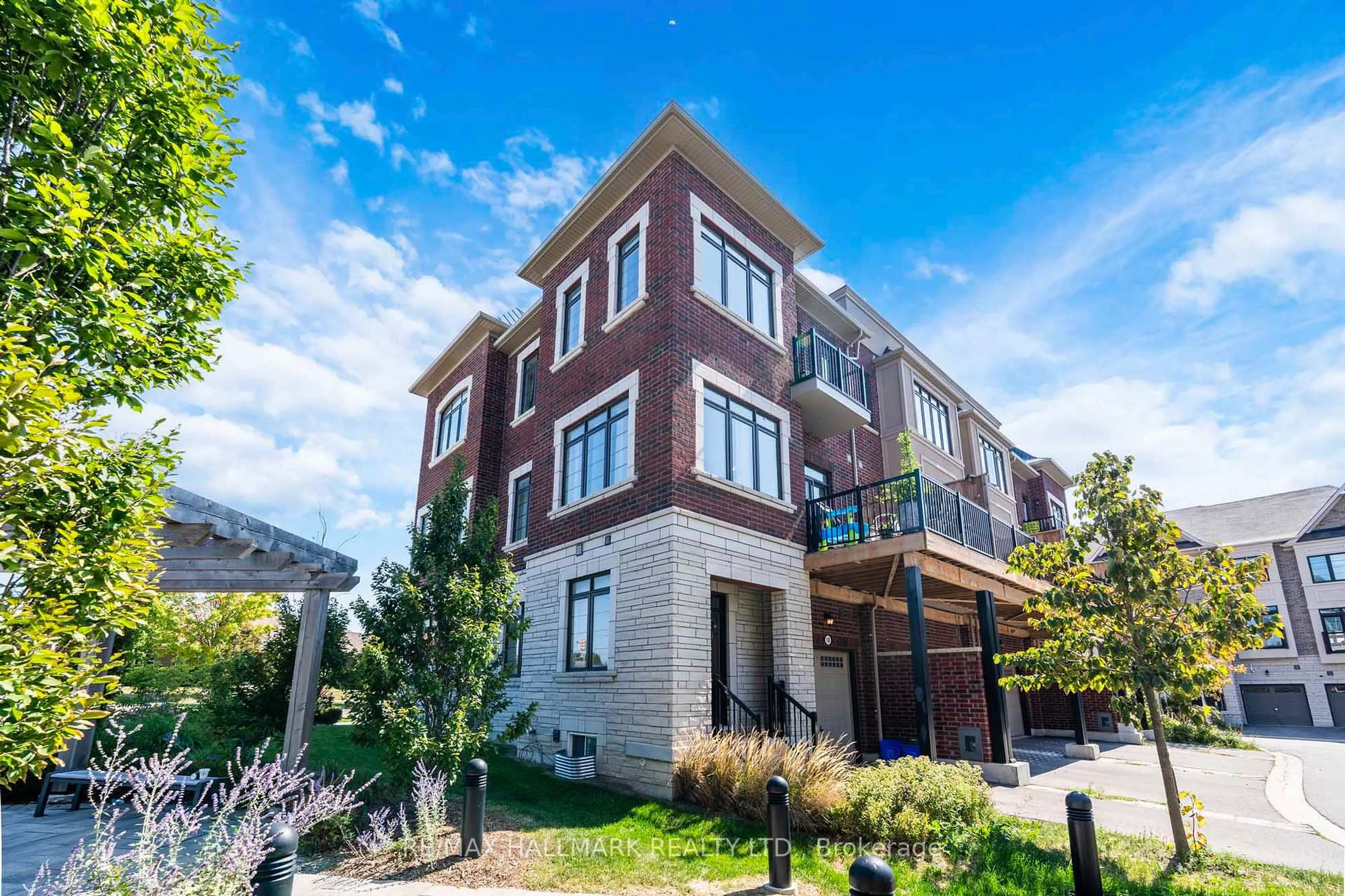 Home with brick exterior material, building for 18 John Greene Lane, Richmond Hill Ontario L4S 0L9