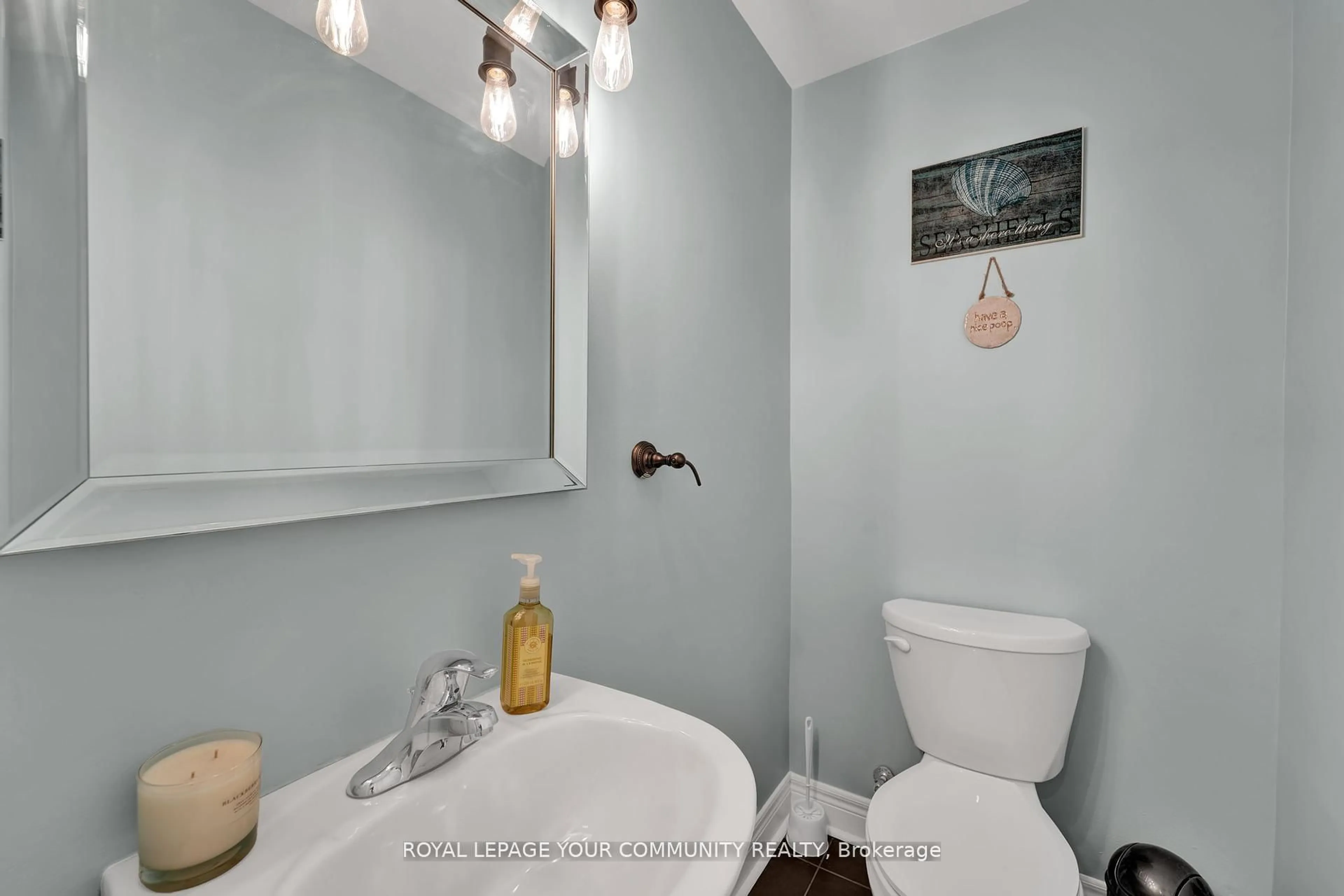 Standard bathroom, ceramic/tile floor for 8327 Kipling Ave, Vaughan Ontario L4L 2A7