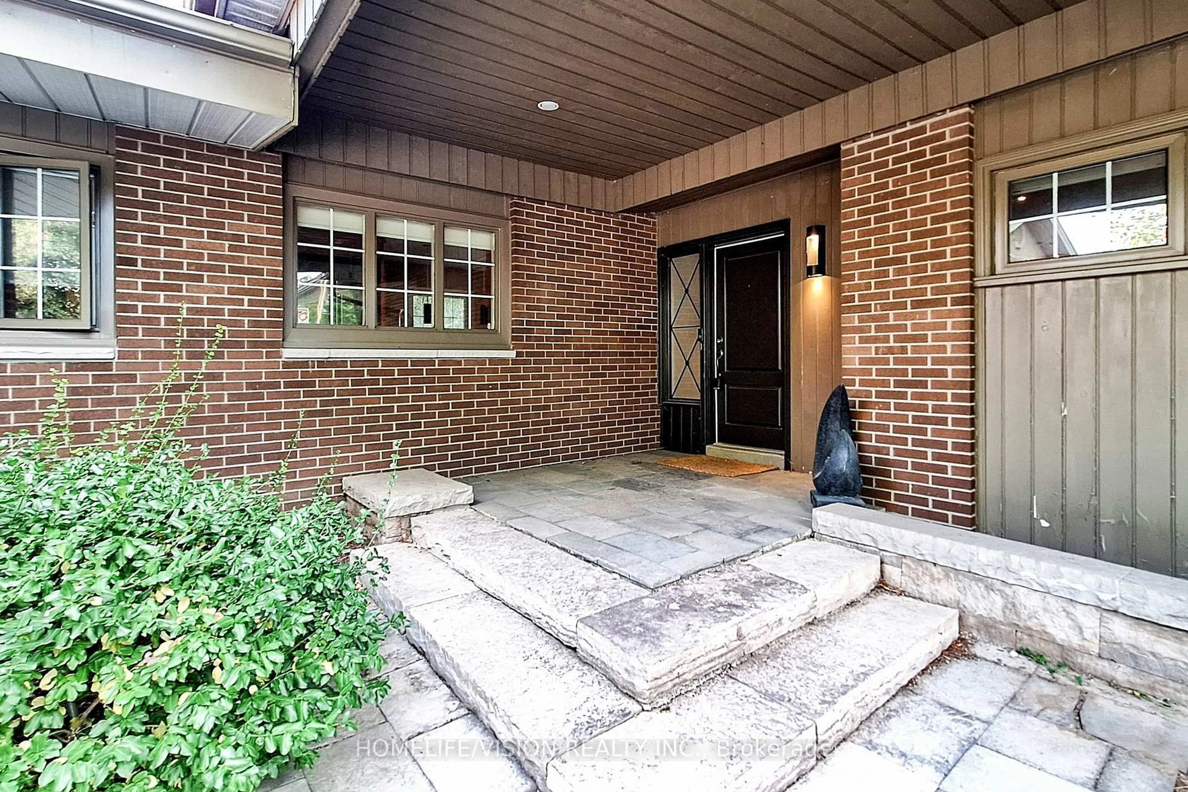 Home with brick exterior material, street for 135 Patricia Dr, King Ontario L7B 1H3