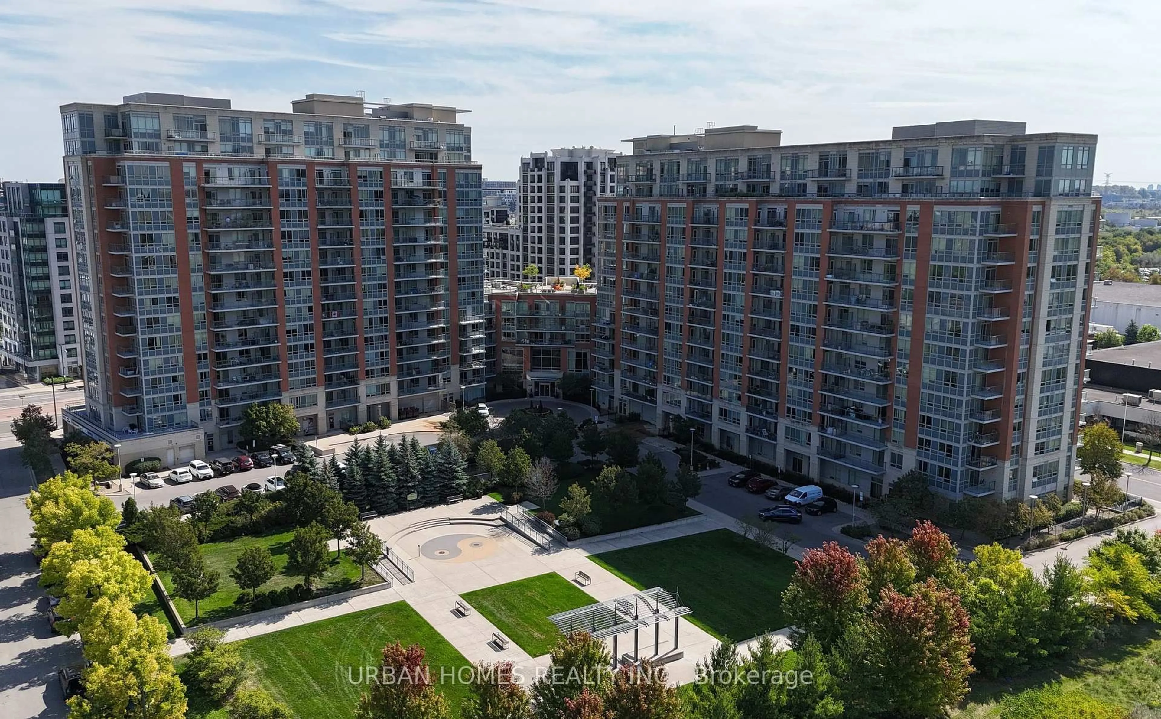 A pic from outside/outdoor area/front of a property/back of a property/a pic from drone, city buildings view from balcony for 60 South Town Centre Blvd #620, Markham Ontario L6G 0C5