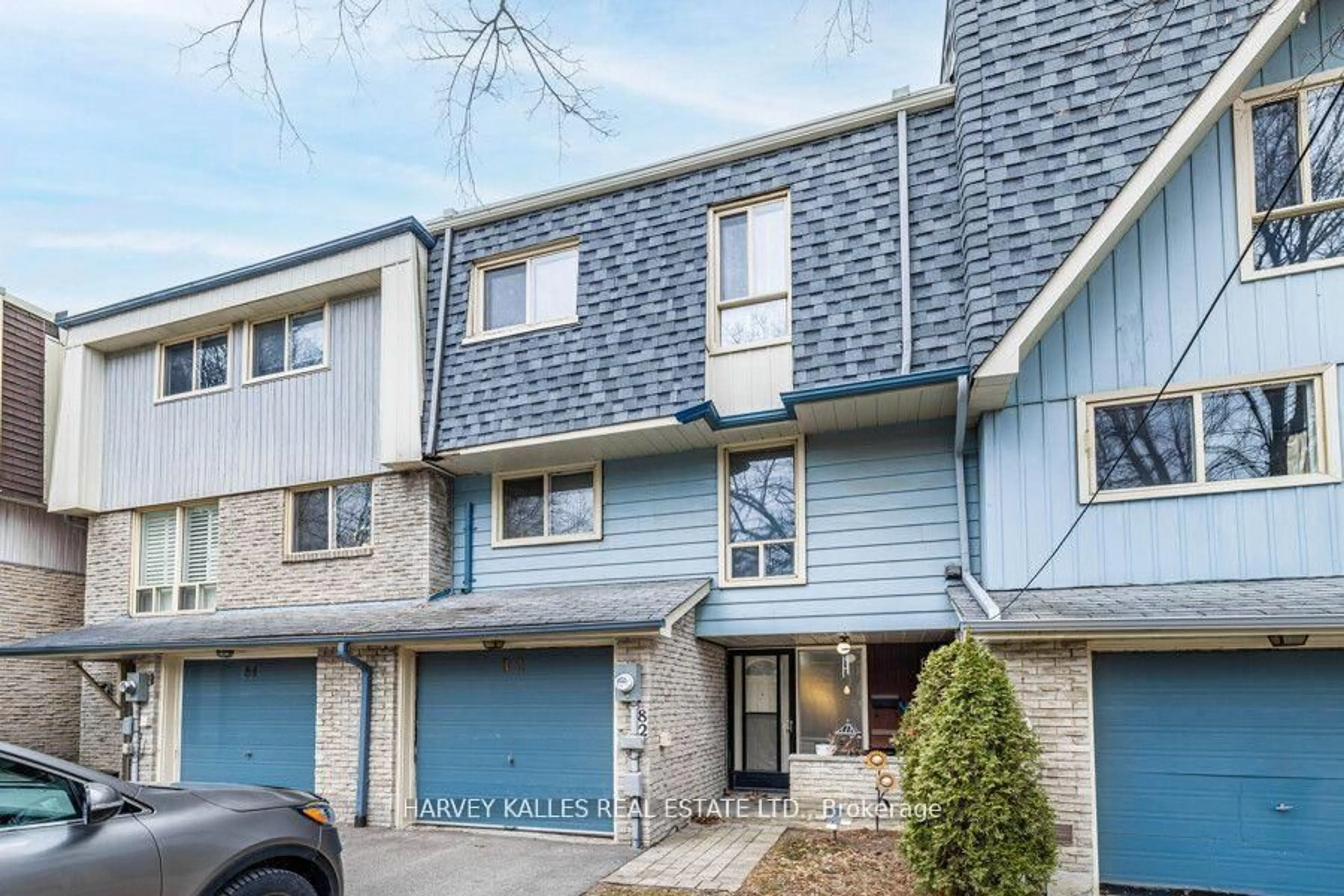 Unknown for 82 Poplar Cres, Aurora Ontario L4G 3L3