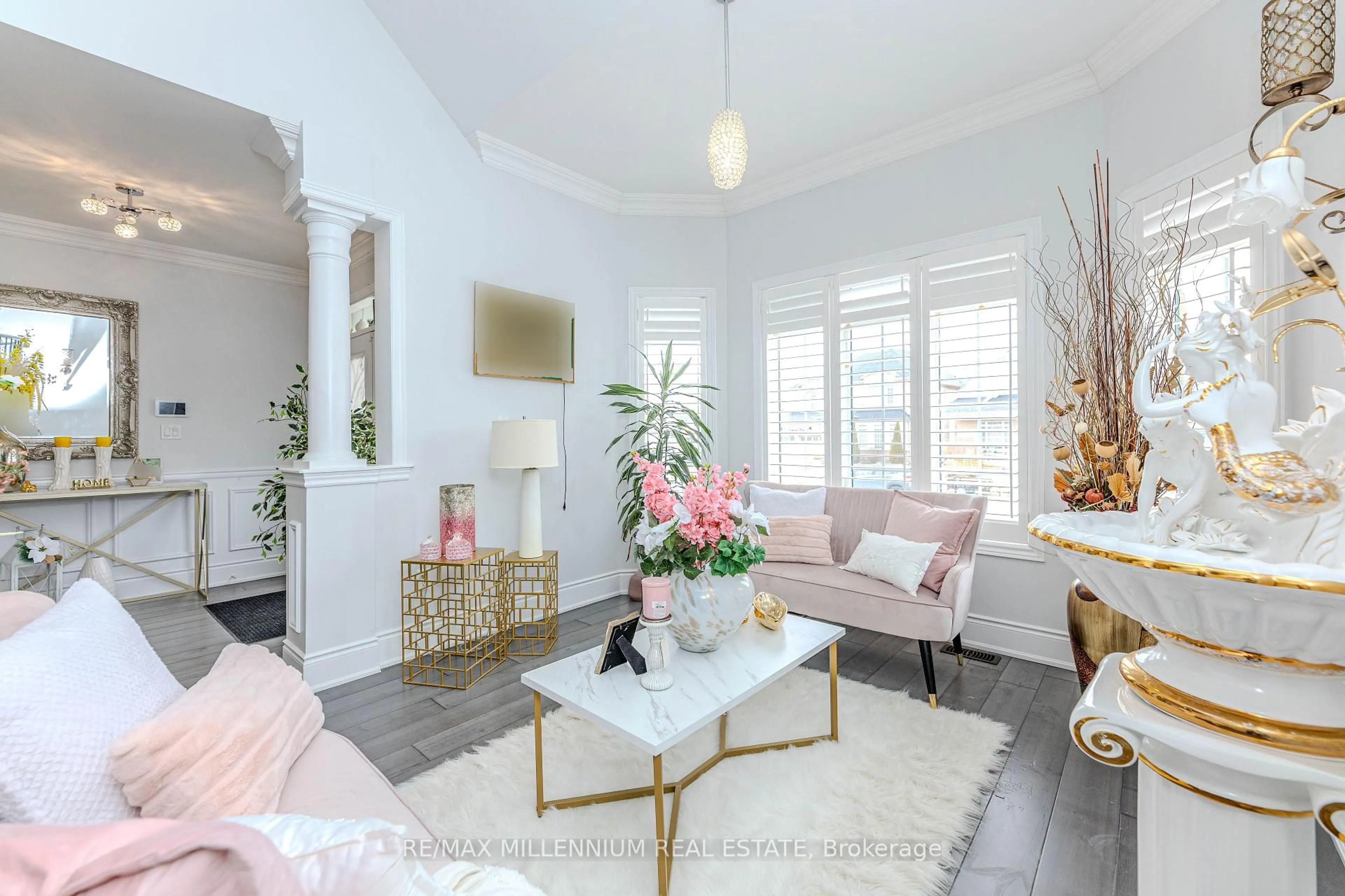 Living room with furniture, unknown for 75 Copeland Cres, Innisfil Ontario L0L 1L0