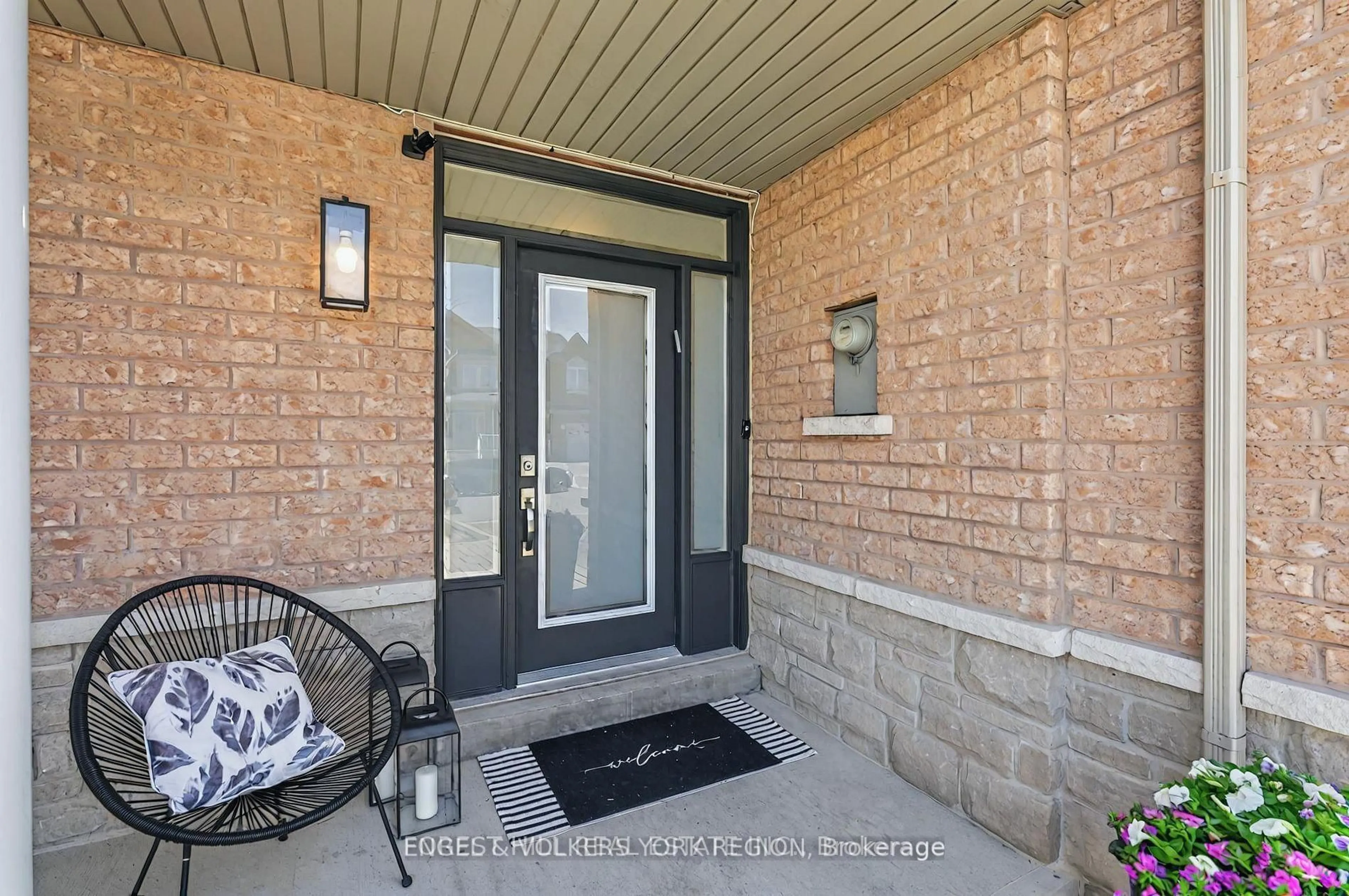 Indoor entryway for 7 London Pride Dr, Richmond Hill Ontario L4E 0X3