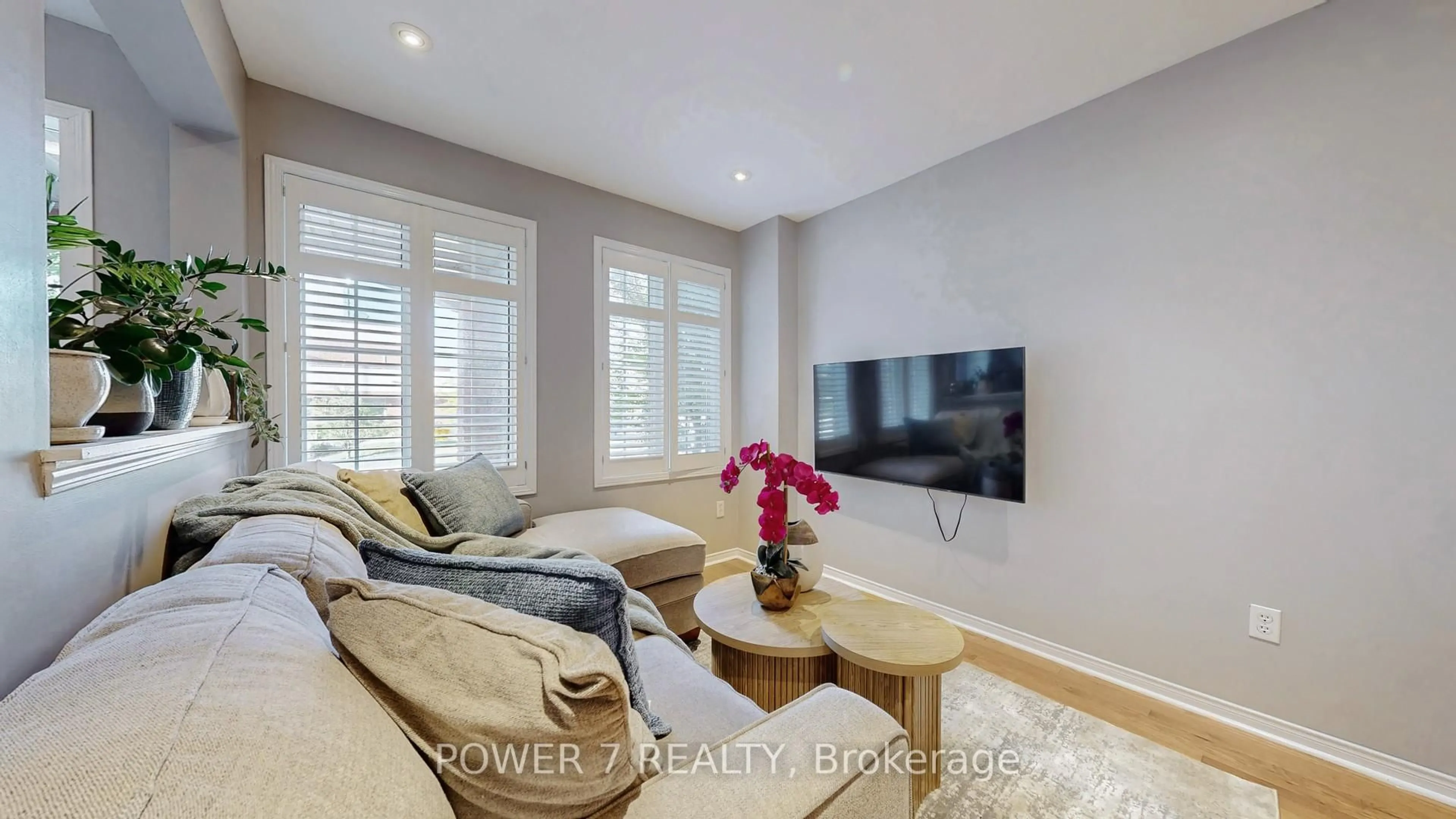 Home theater for 379 White's Hill Ave, Markham Ontario L6B 0J4