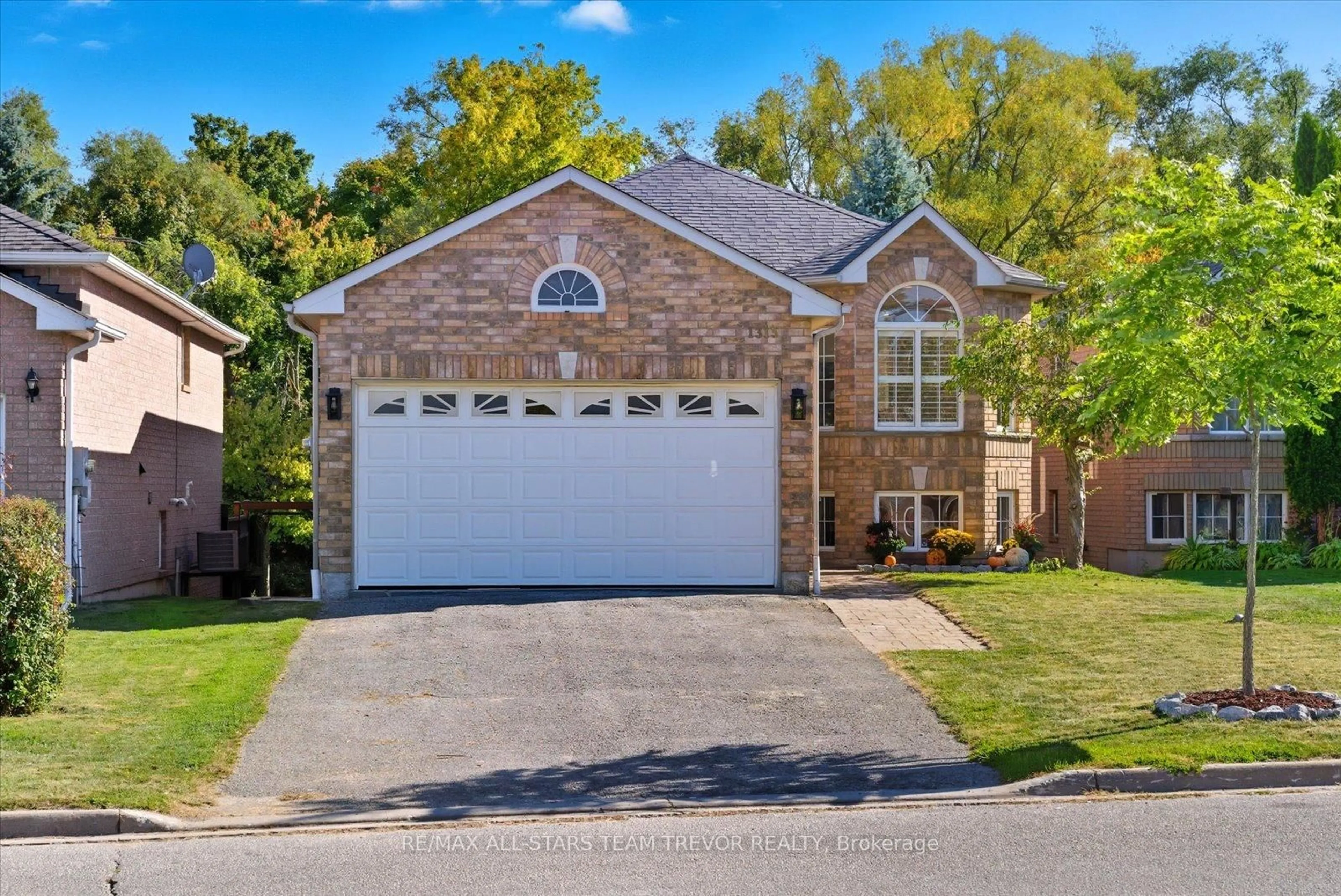 Home with brick exterior material, street for 1313 Forest St, Innisfil Ontario L9S 1Z7