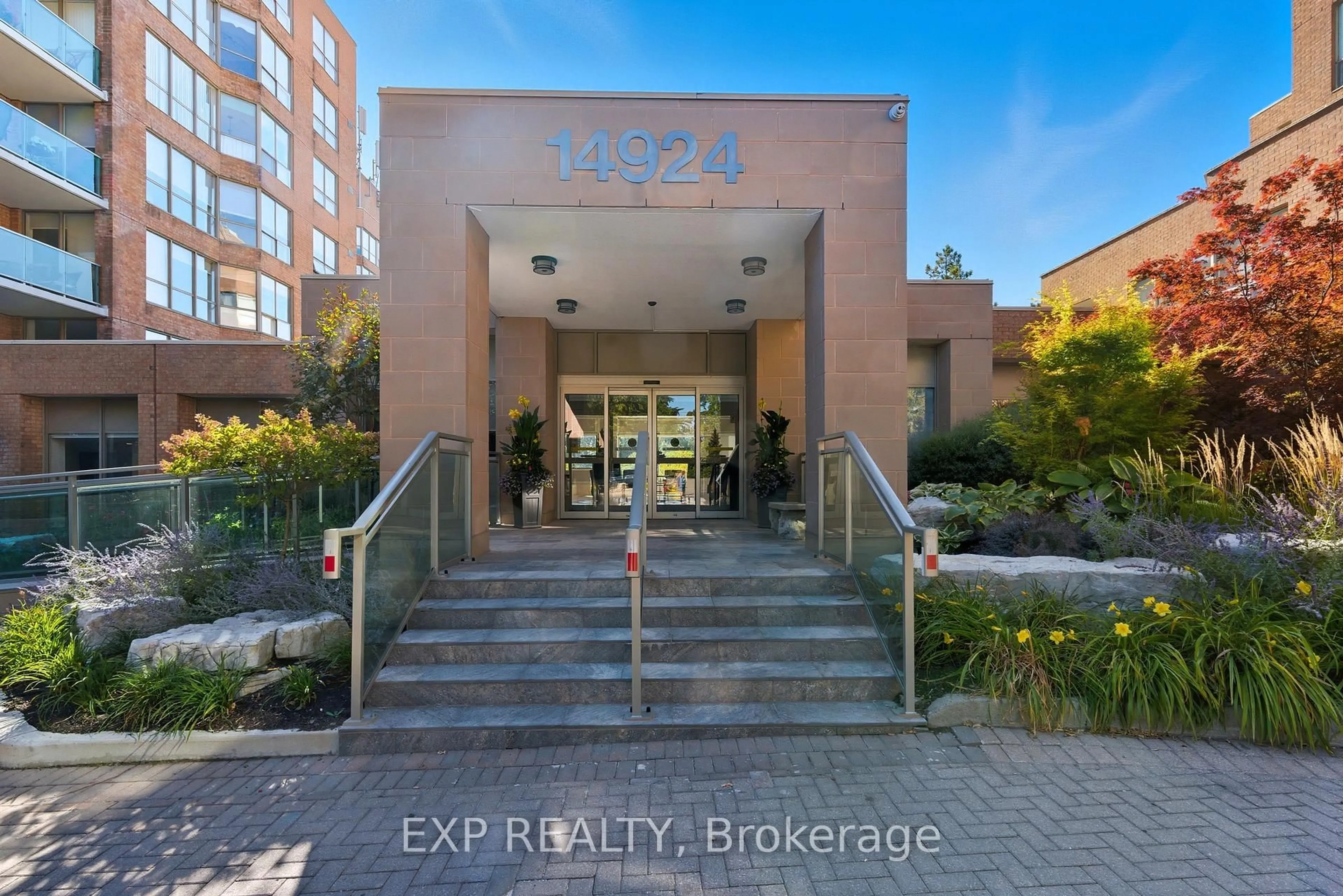 Unknown for 14924 Yonge St #111, Aurora Ontario L4G 6H7