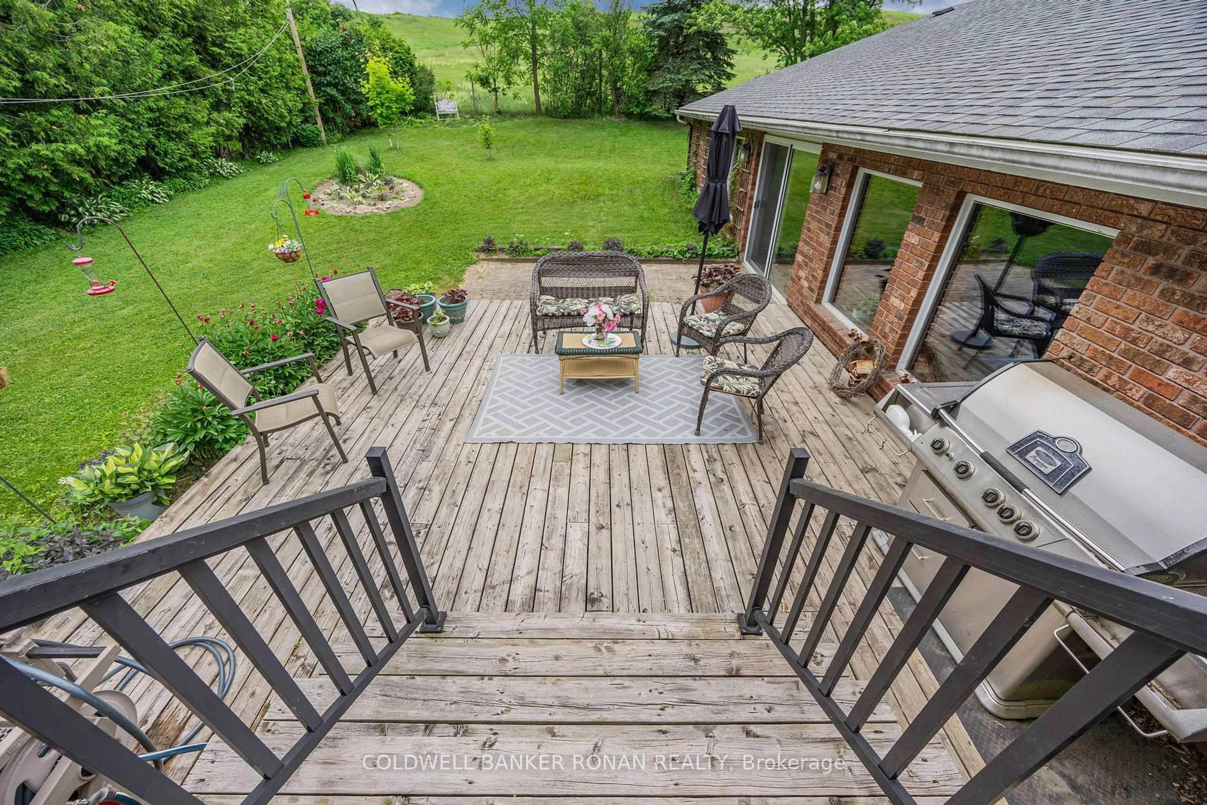 Patio, unknown for 6145 3rd Line, New Tecumseth Ontario L0G 1W0