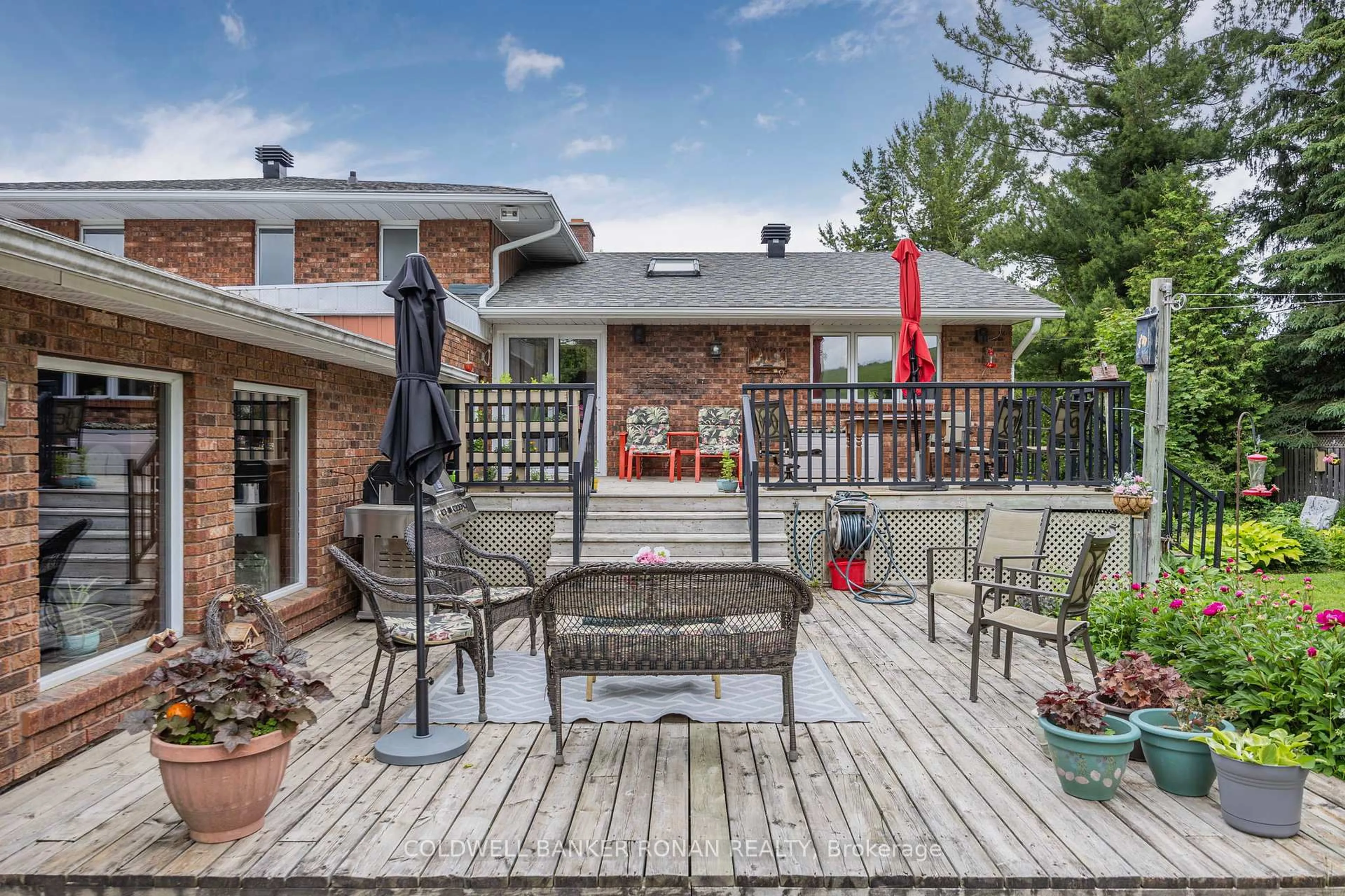 Patio, unknown for 6145 3rd Line, New Tecumseth Ontario L0G 1W0