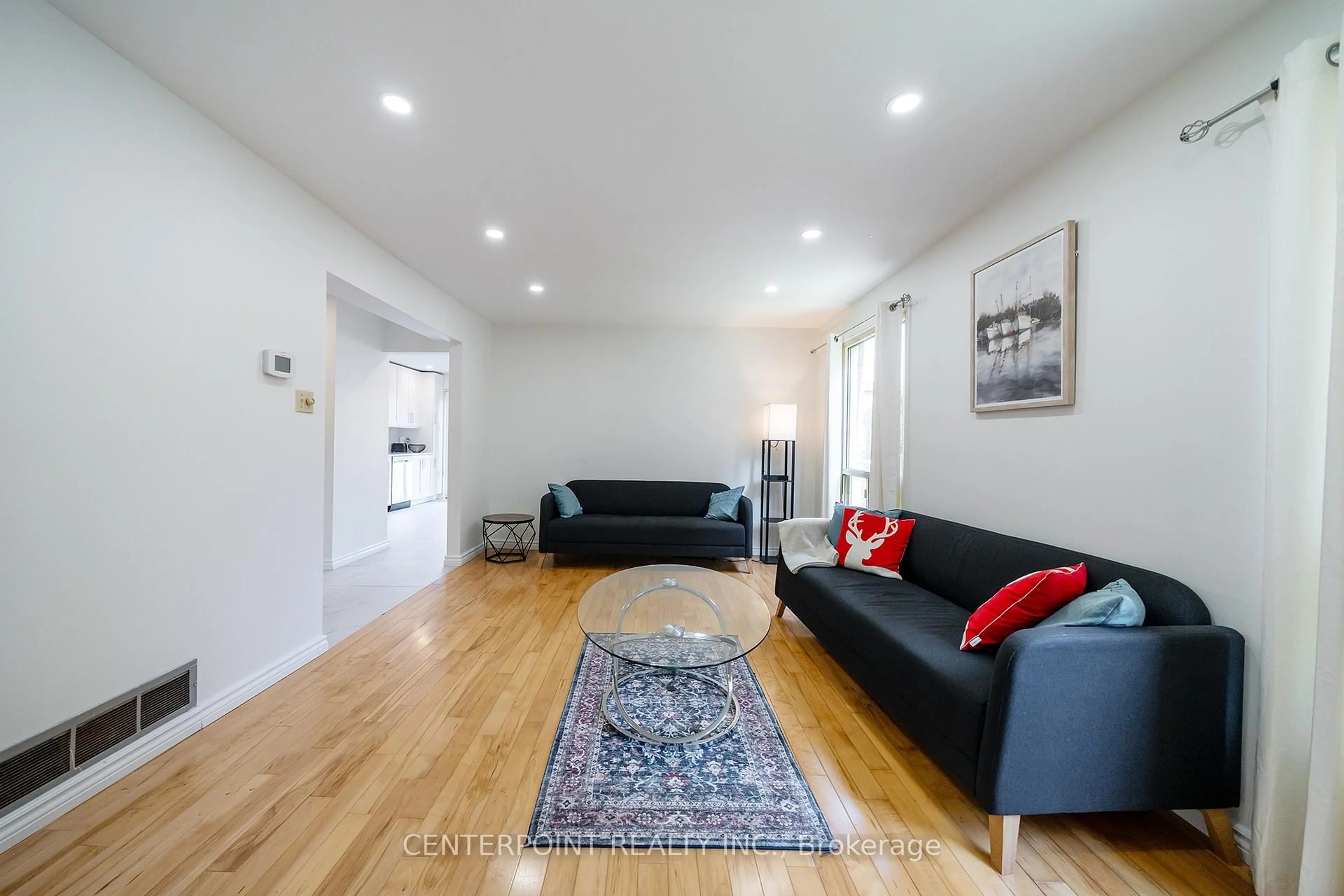 Living room with furniture, unknown for 44 Kenley Cres, Markham Ontario L3R 6X2