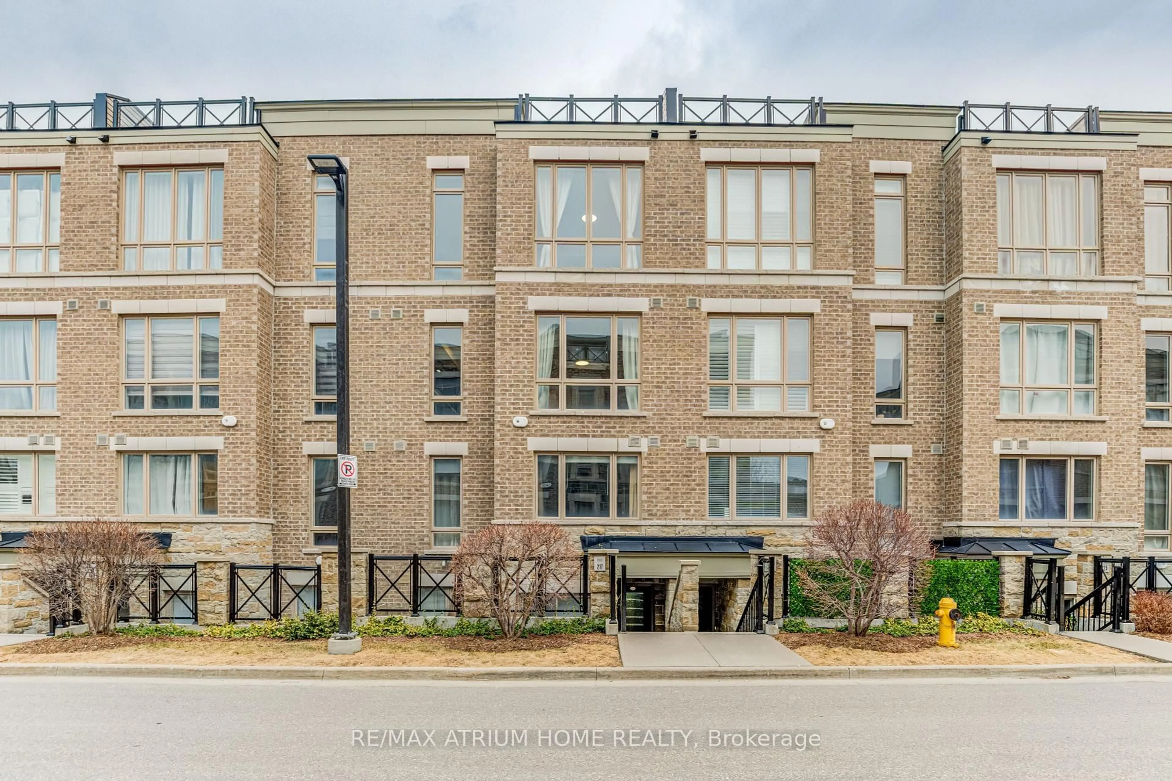 Unknown for 10 Dunsheath Way #220, Markham Ontario L6B 1N3