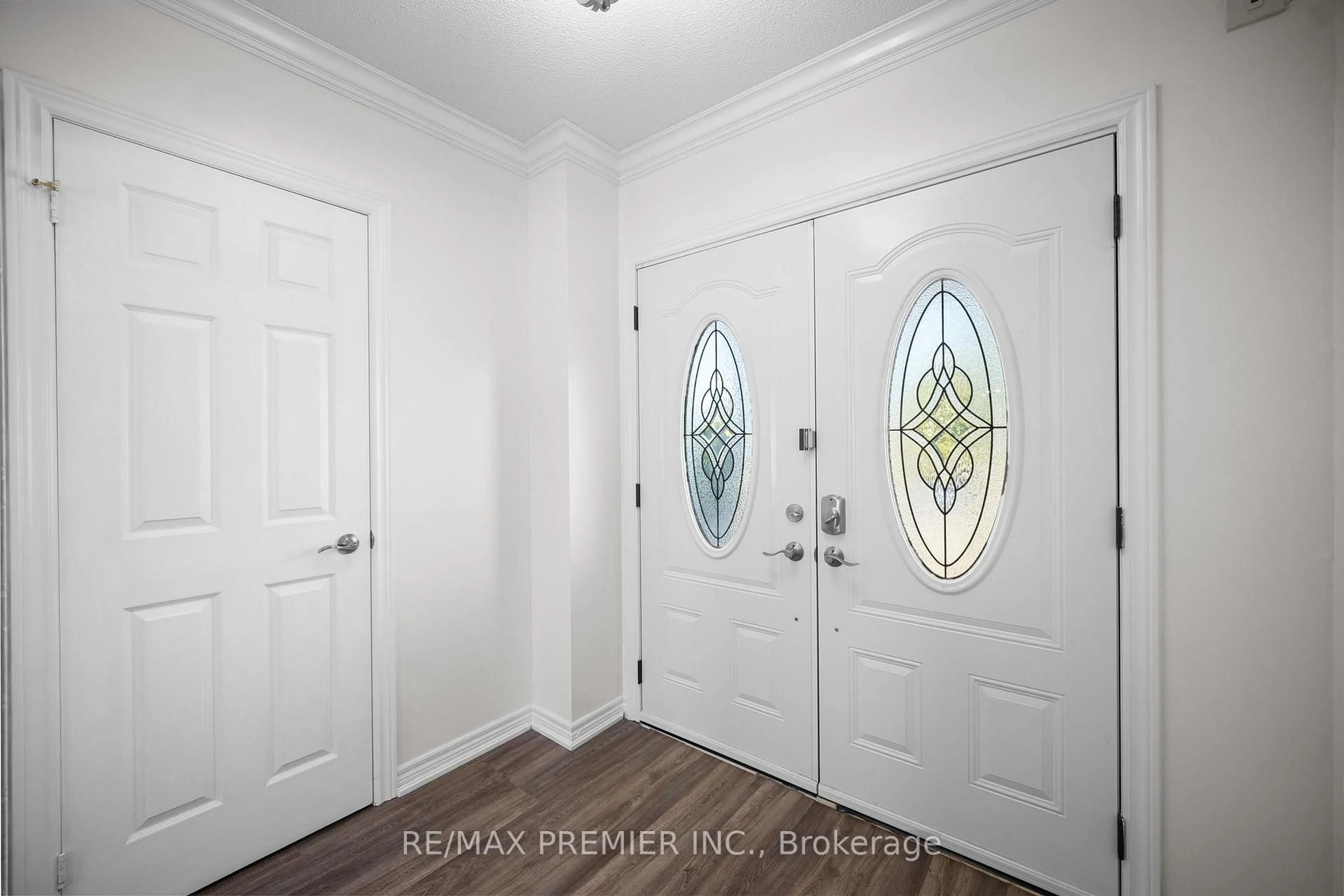Indoor entryway for 271 Peak Point Blvd, Vaughan Ontario L6A 0B3