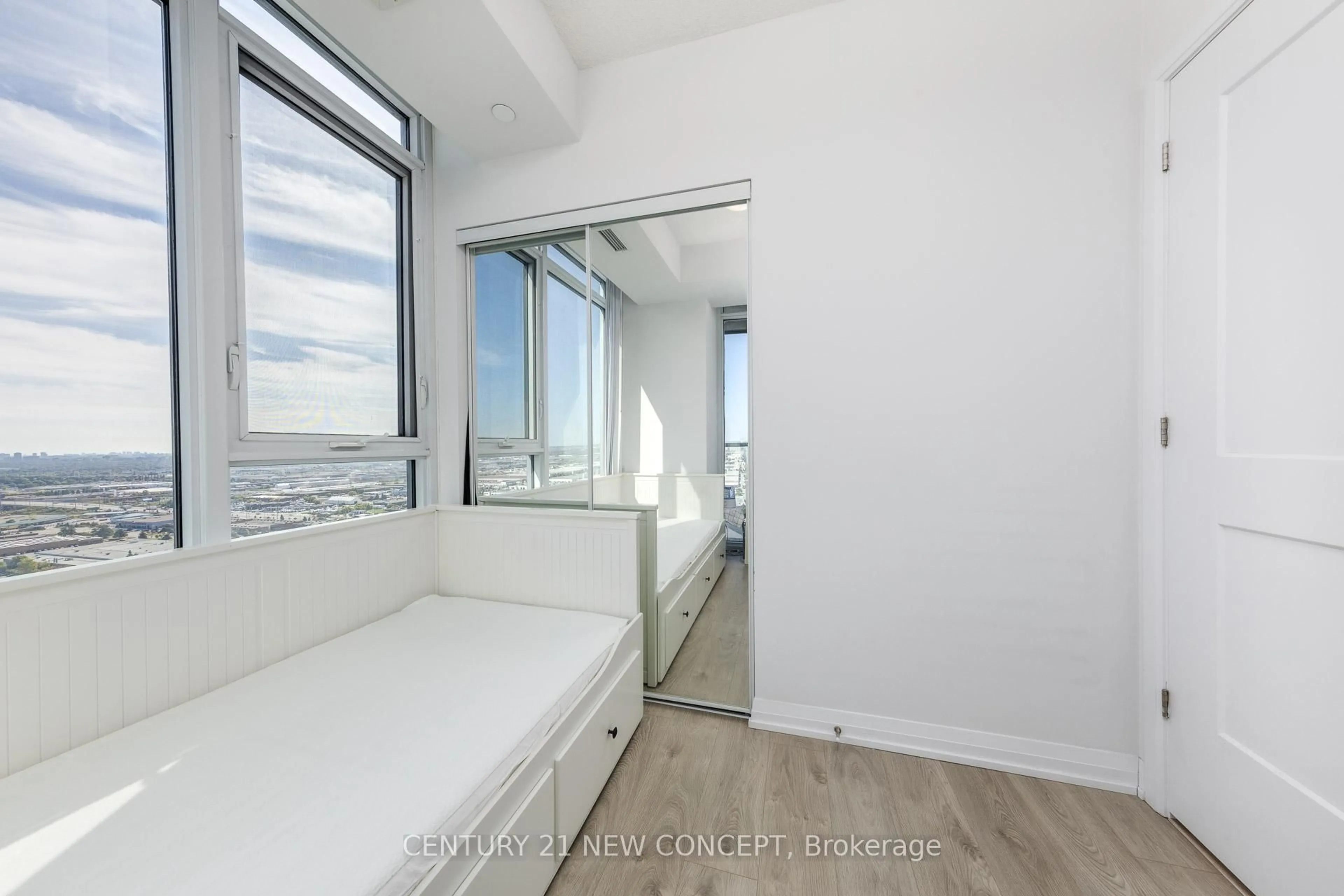 A pic of a room for 7895 Jane St #3415, Vaughan Ontario L4K 0K2