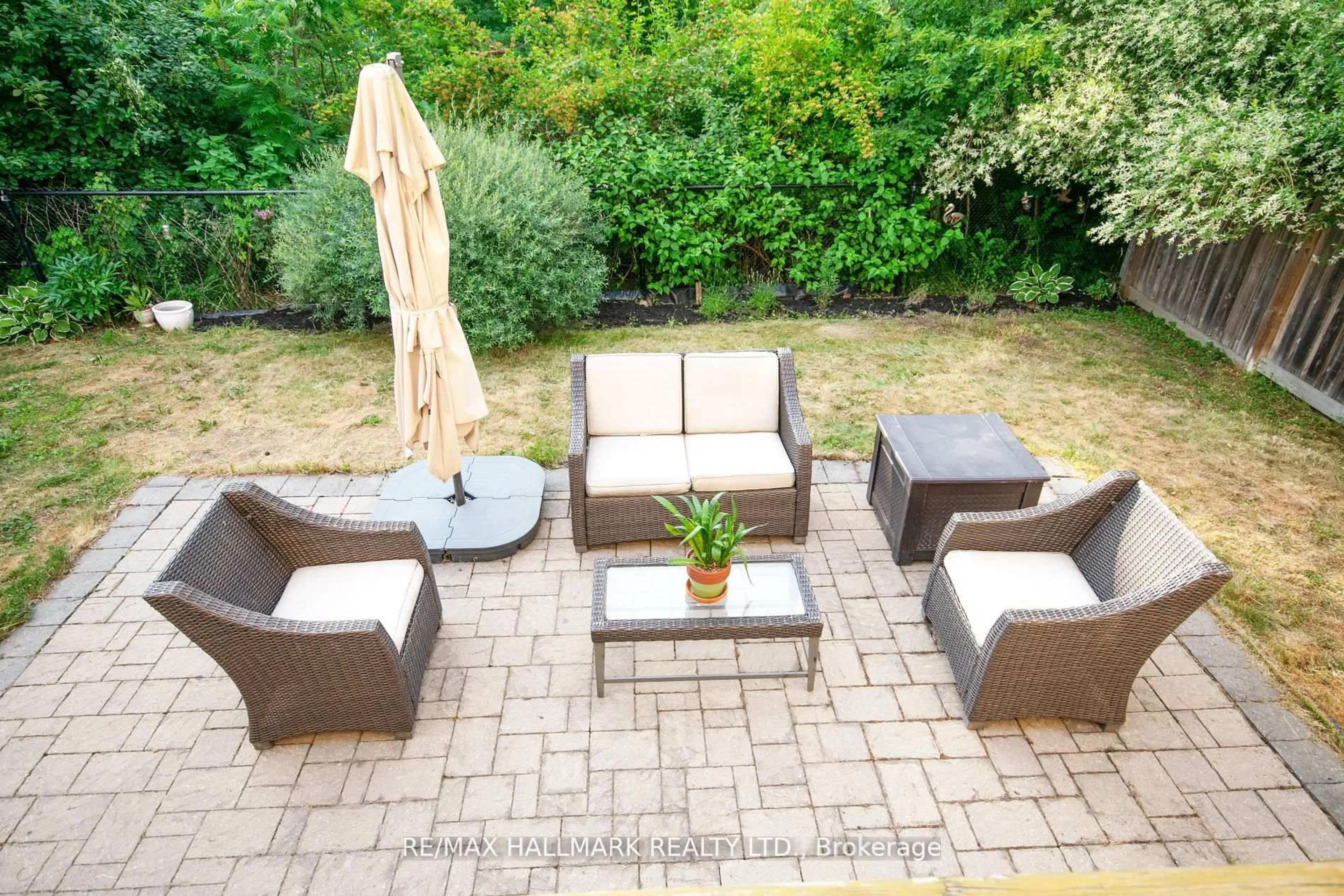 Patio, street for 128 Wolf Creek Cres, Vaughan Ontario L6A 4C1
