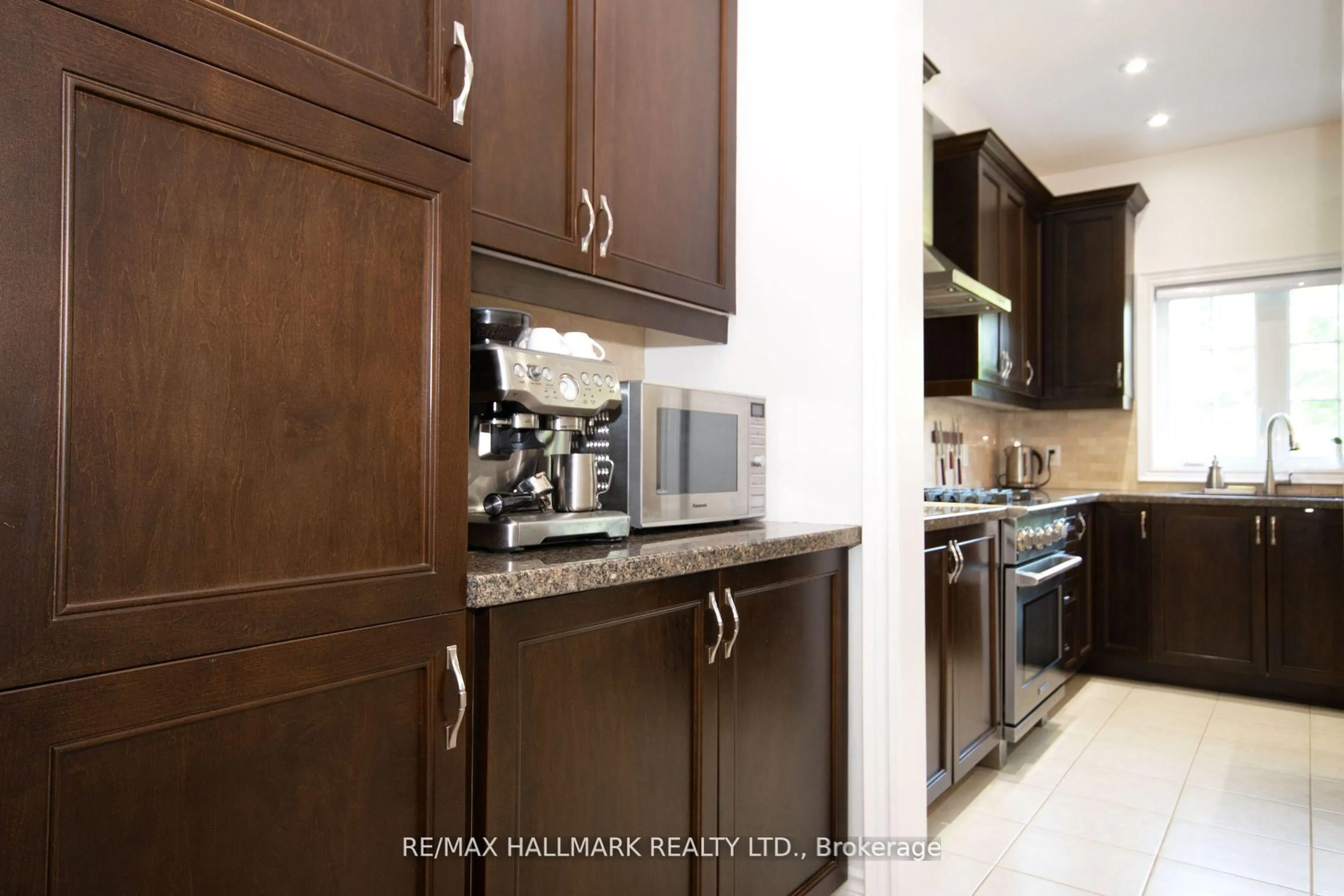Unknown for 128 Wolf Creek Cres, Vaughan Ontario L6A 4C1