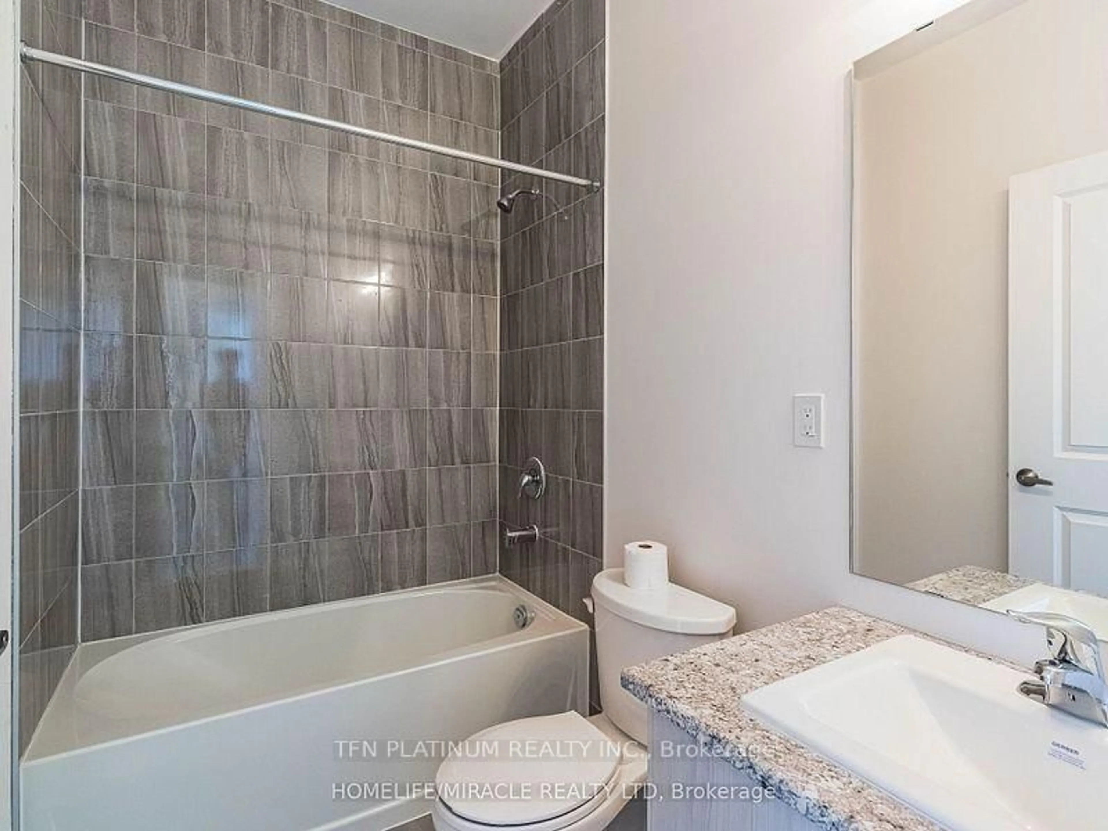 Standard bathroom, ceramic/tile floor for 23 Quilico Rd, Vaughan Ontario L4H 5H1