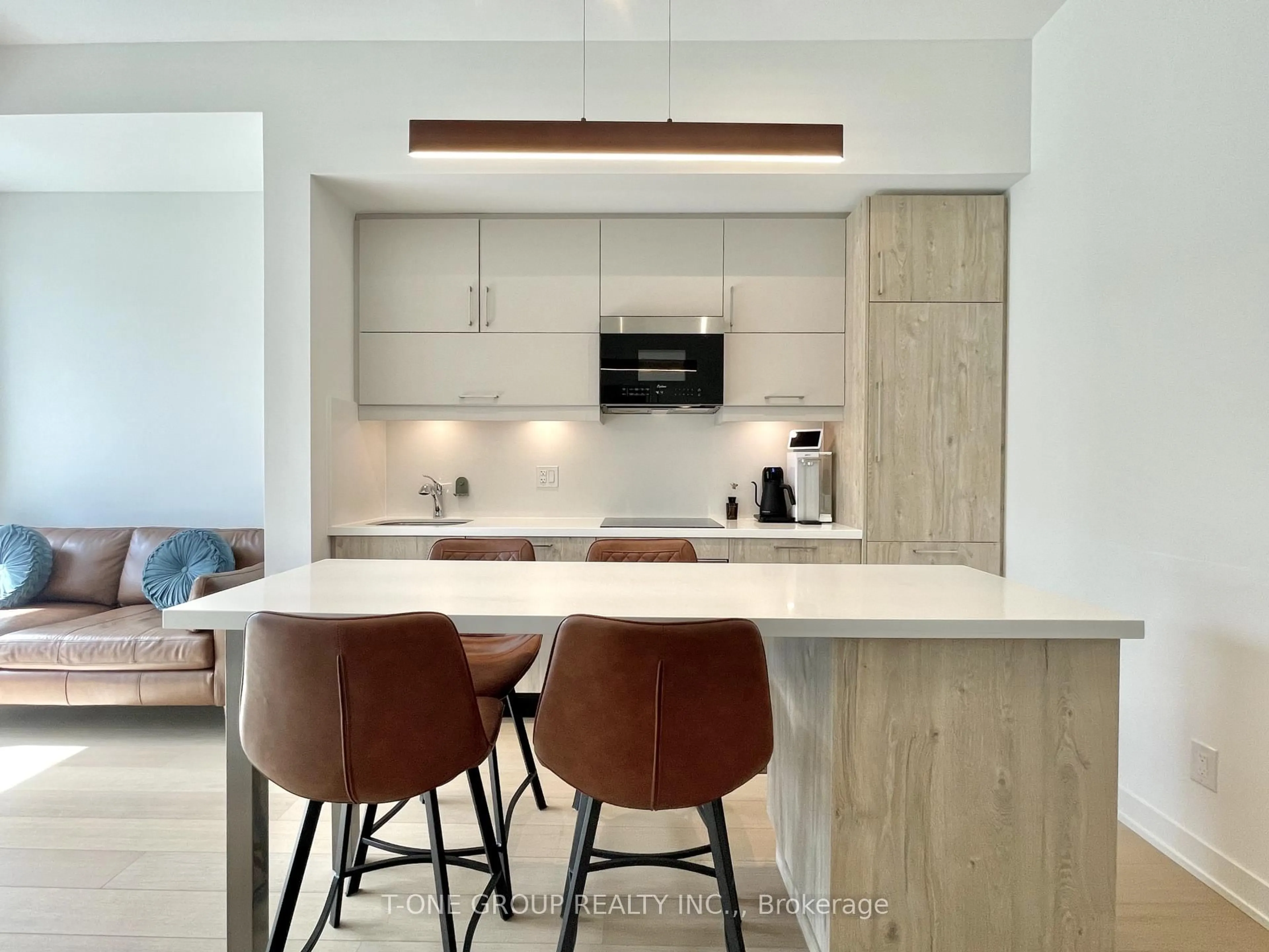 Contemporary kitchen, unknown for 8119 Birchmount Rd #1025, Markham Ontario L6H 0G5