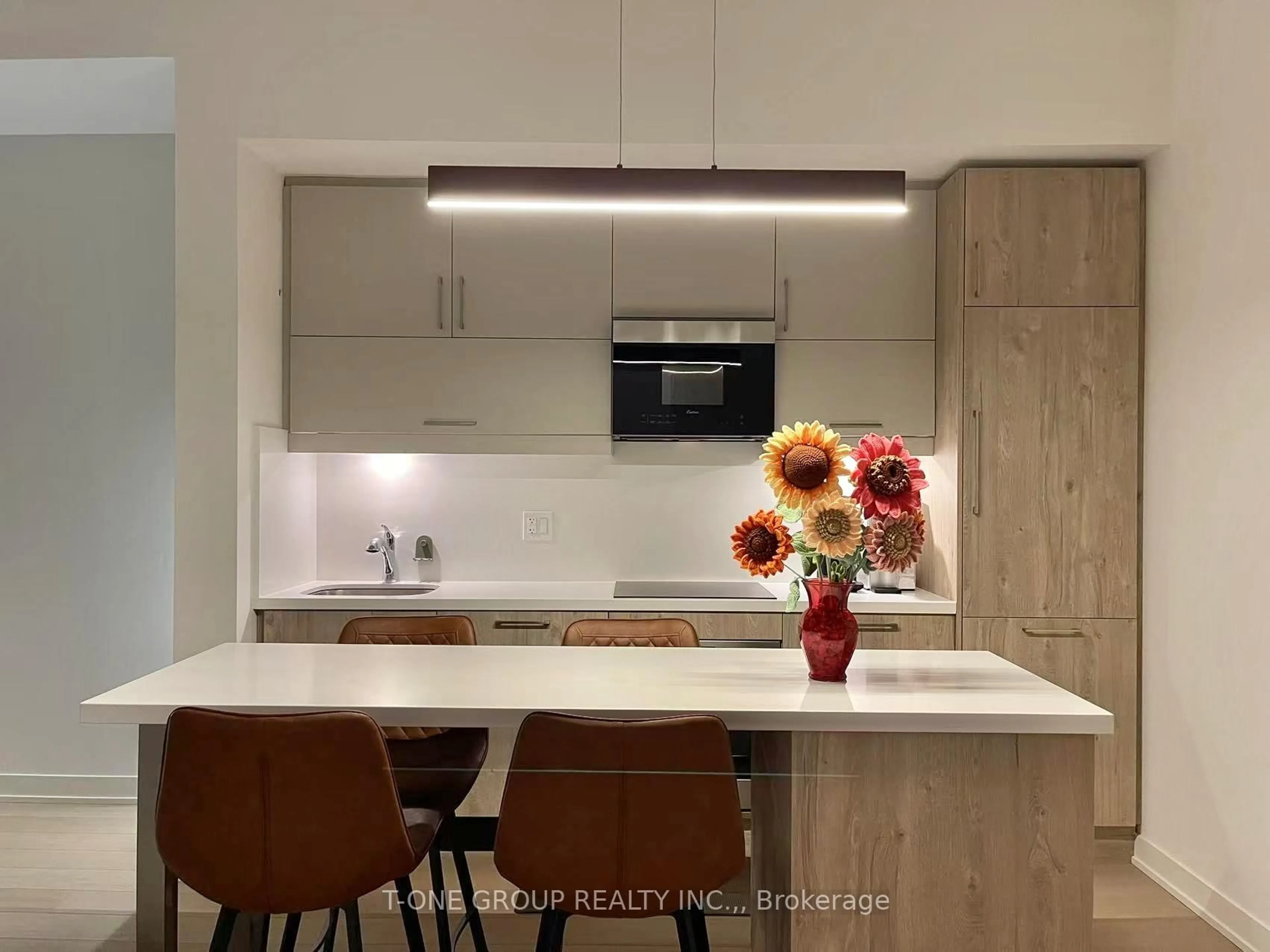 Contemporary kitchen, unknown for 8119 Birchmount Rd #1025, Markham Ontario L6H 0G5