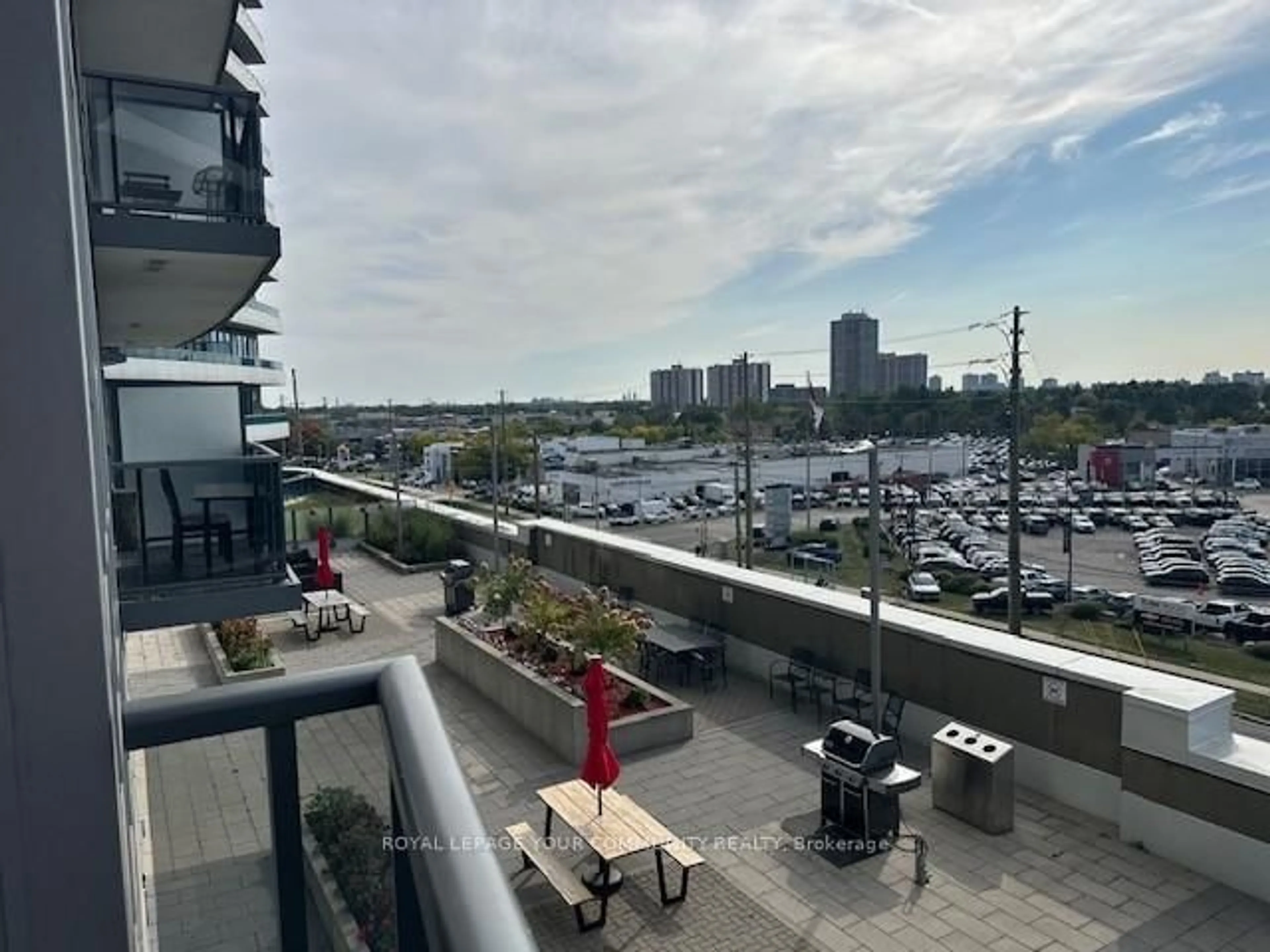 Balcony in the apartment, water/lake/river/ocean view for 7171 Yonge St #415, Markham Ontario L3T 0C8