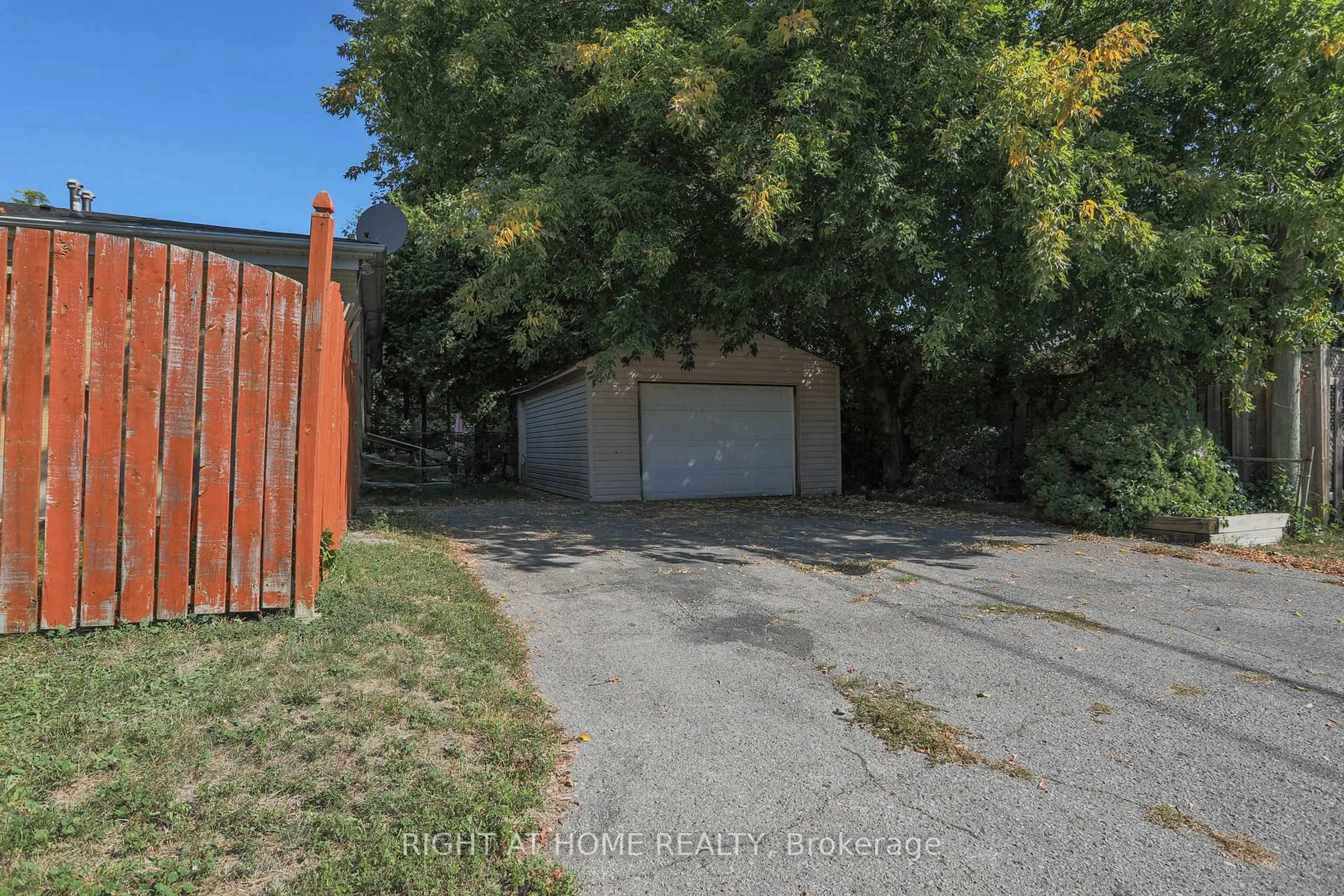 Unknown for 303 Blue Grass Blvd, Richmond Hill Ontario L4C 3H3