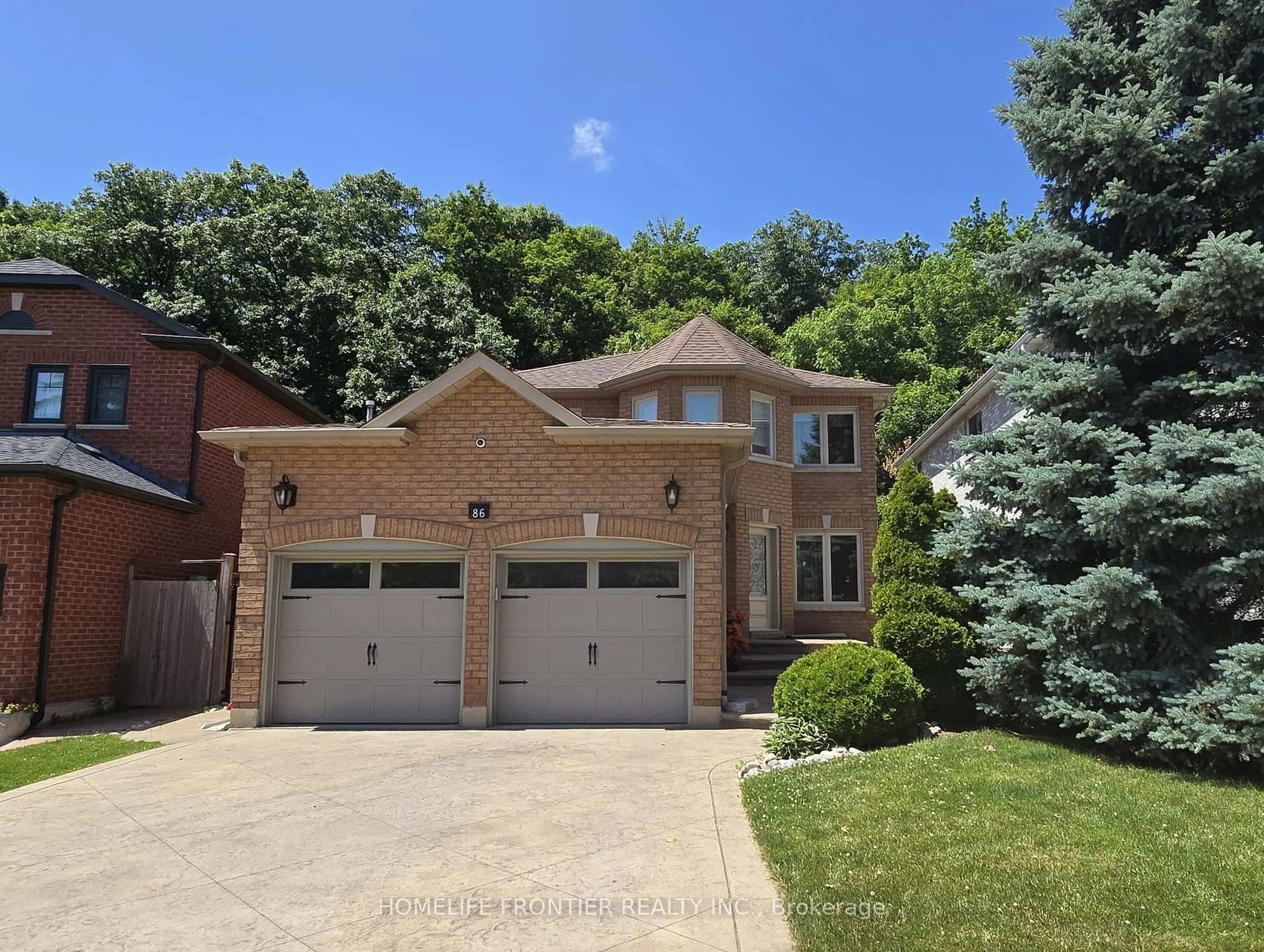Home with brick exterior material, street for 86 Larratt Lane, Richmond Hill Ontario L4C 0E2