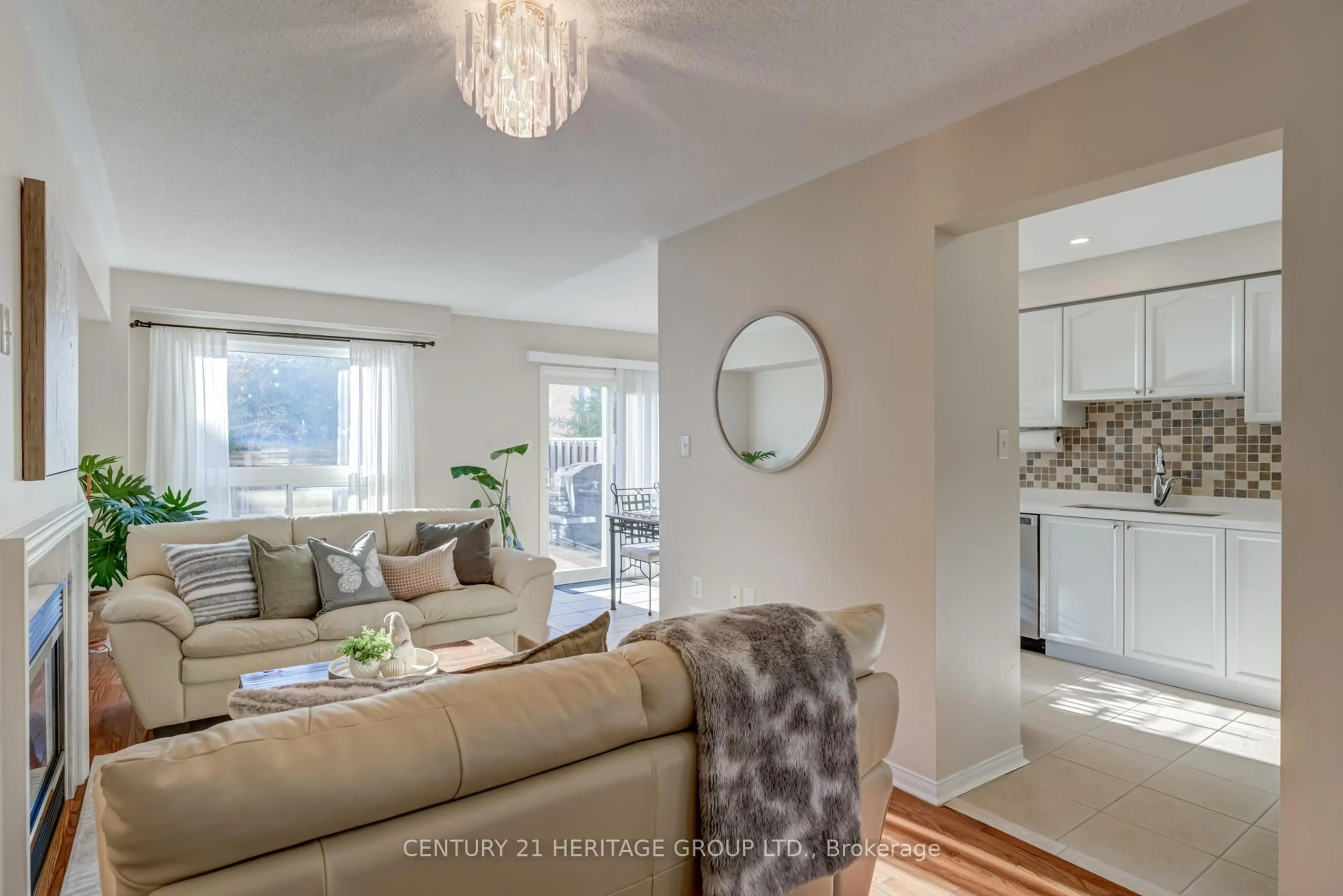Living room with furniture, unknown for 54 Mcnally Way, Aurora Ontario L4G 7V3