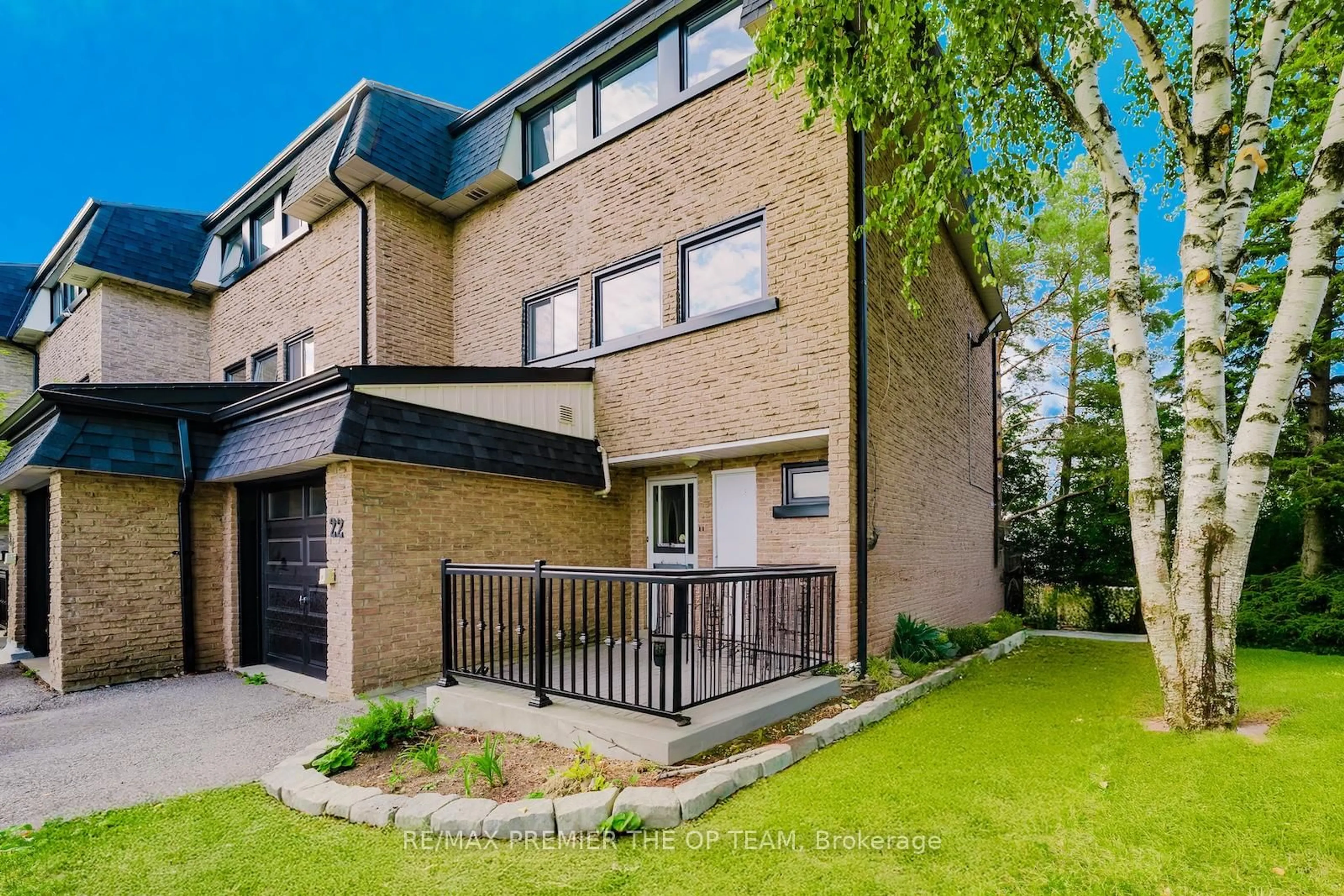Home with brick exterior material, street for 22 Henderson Dr, Aurora Ontario L4G 3L2