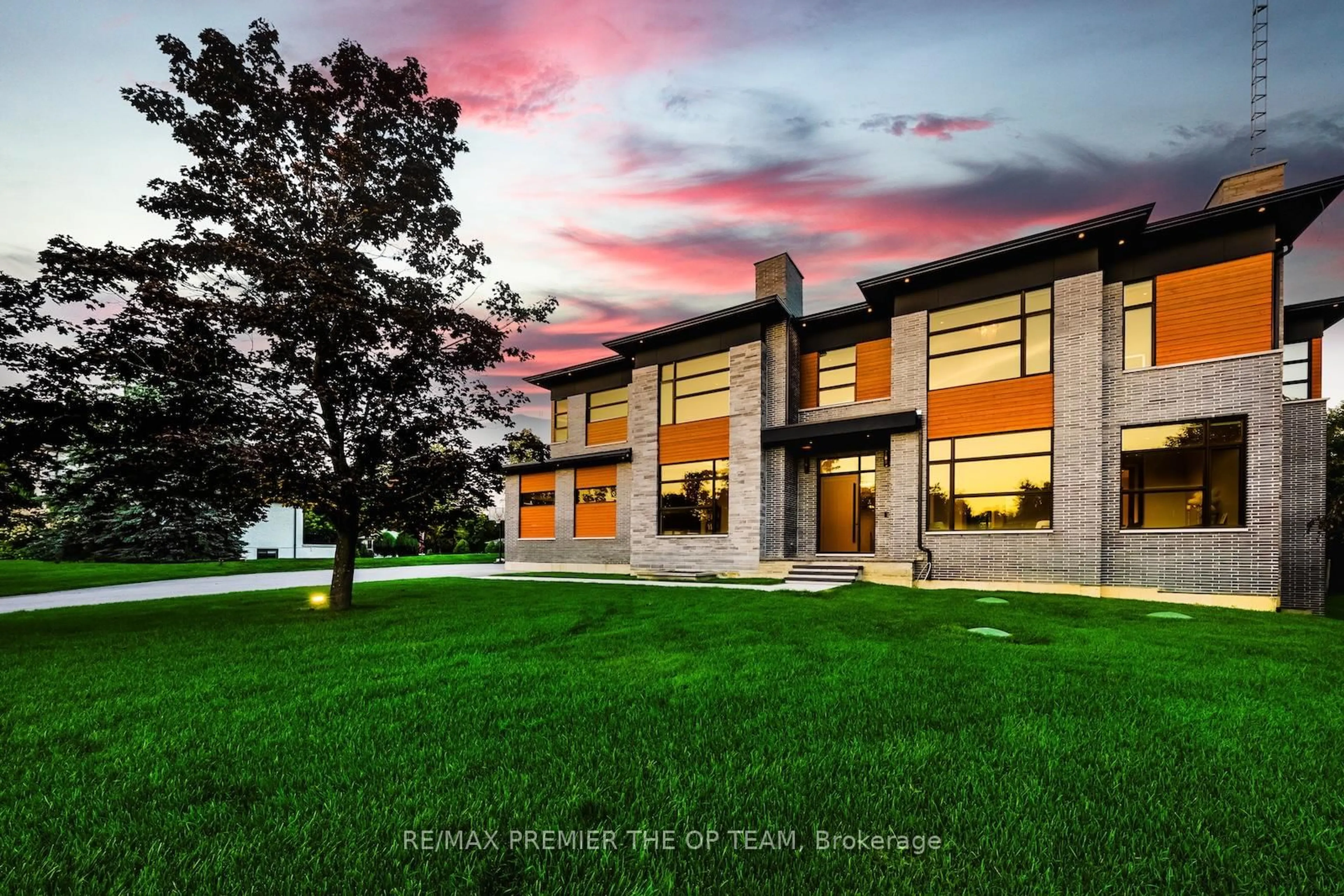 Home with brick exterior material, building for 91 Rachelle Crt, Vaughan Ontario L4L 1A6