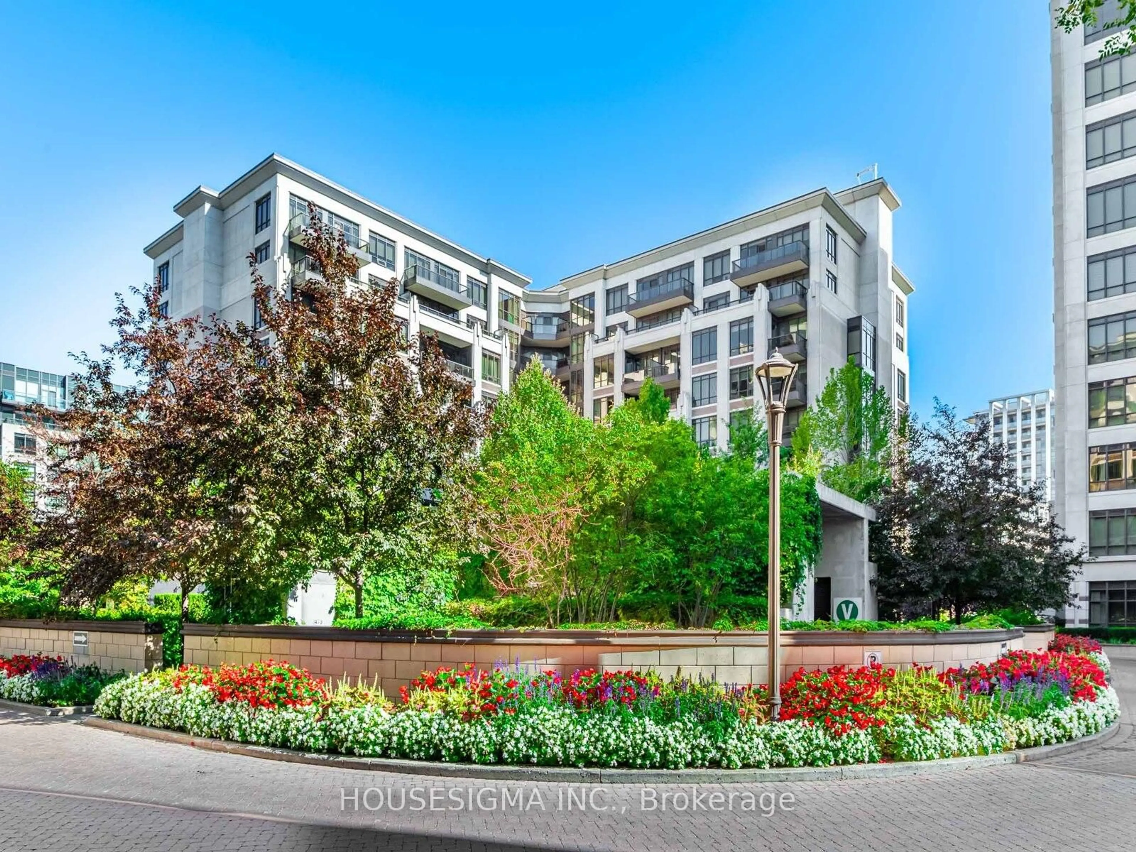 A pic from outside/outdoor area/front of a property/back of a property/a pic from drone, unknown for 33 Clegg Rd #602, Markham Ontario L6G 0G6