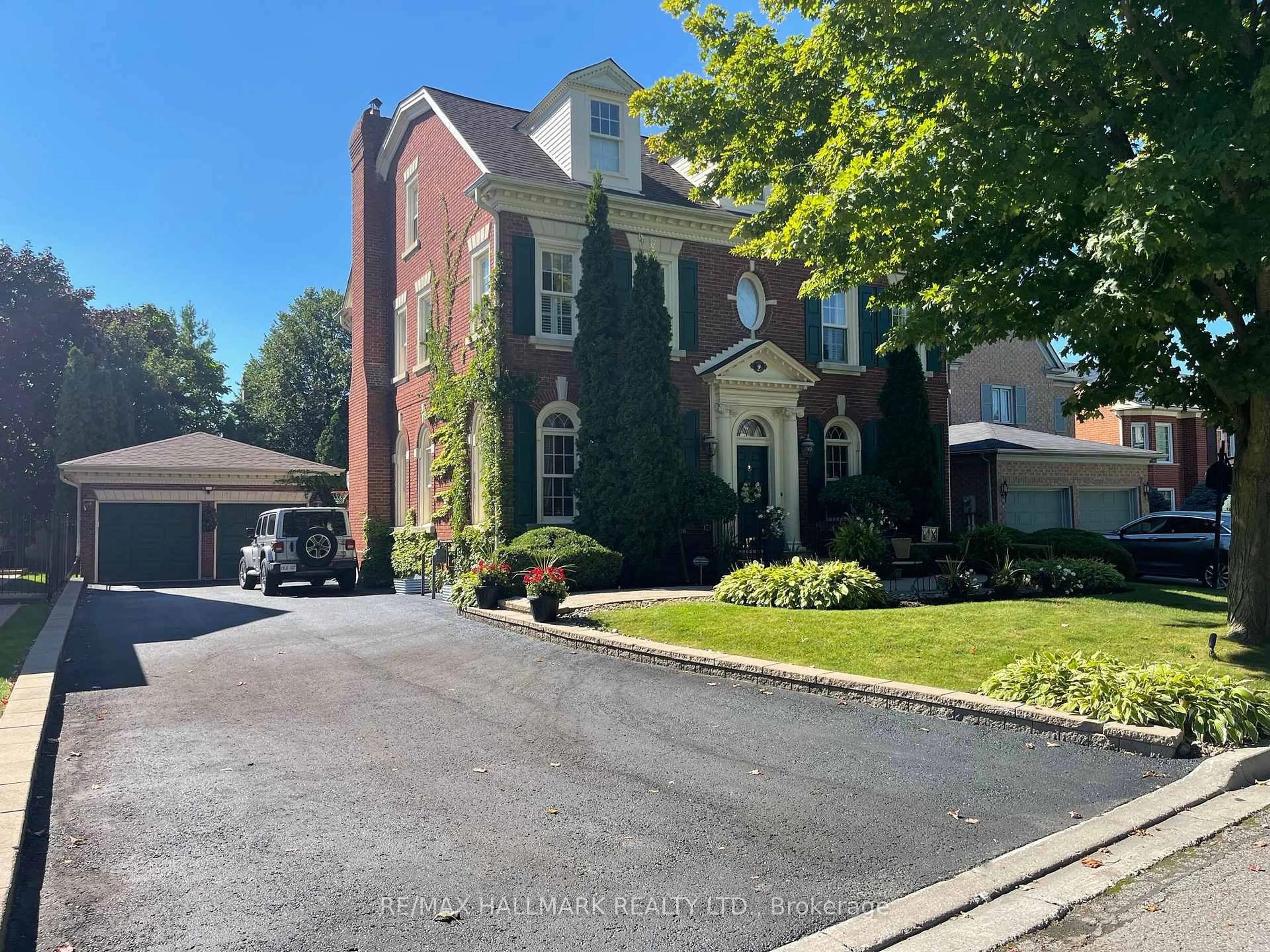Home with brick exterior material, street for 9 Willett Cres, Richmond Hill Ontario L4C 7W4