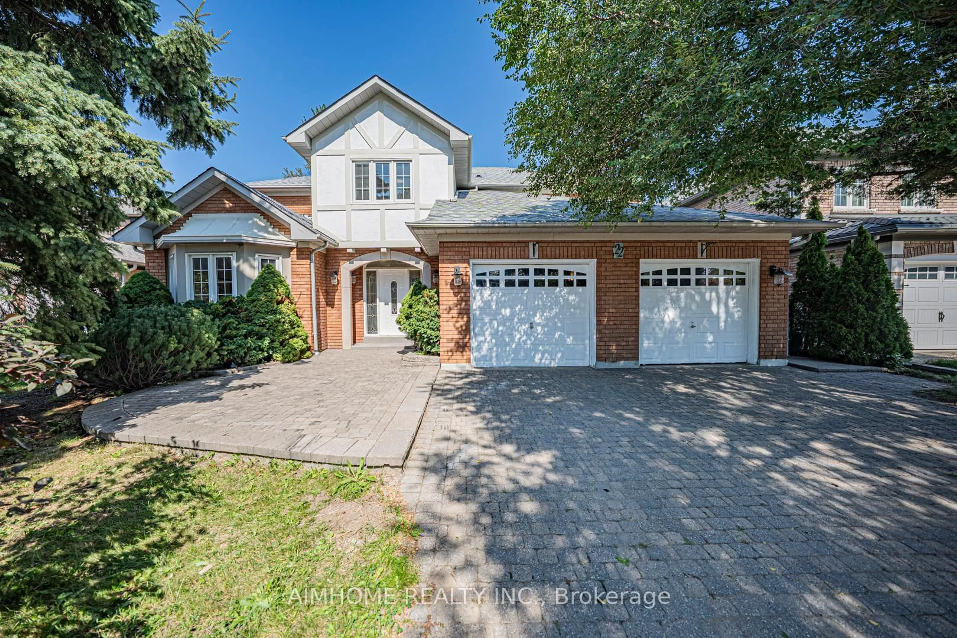 Home with brick exterior material, street for 22 Chiltern Hill, Richmond Hill Ontario L4B 3B8