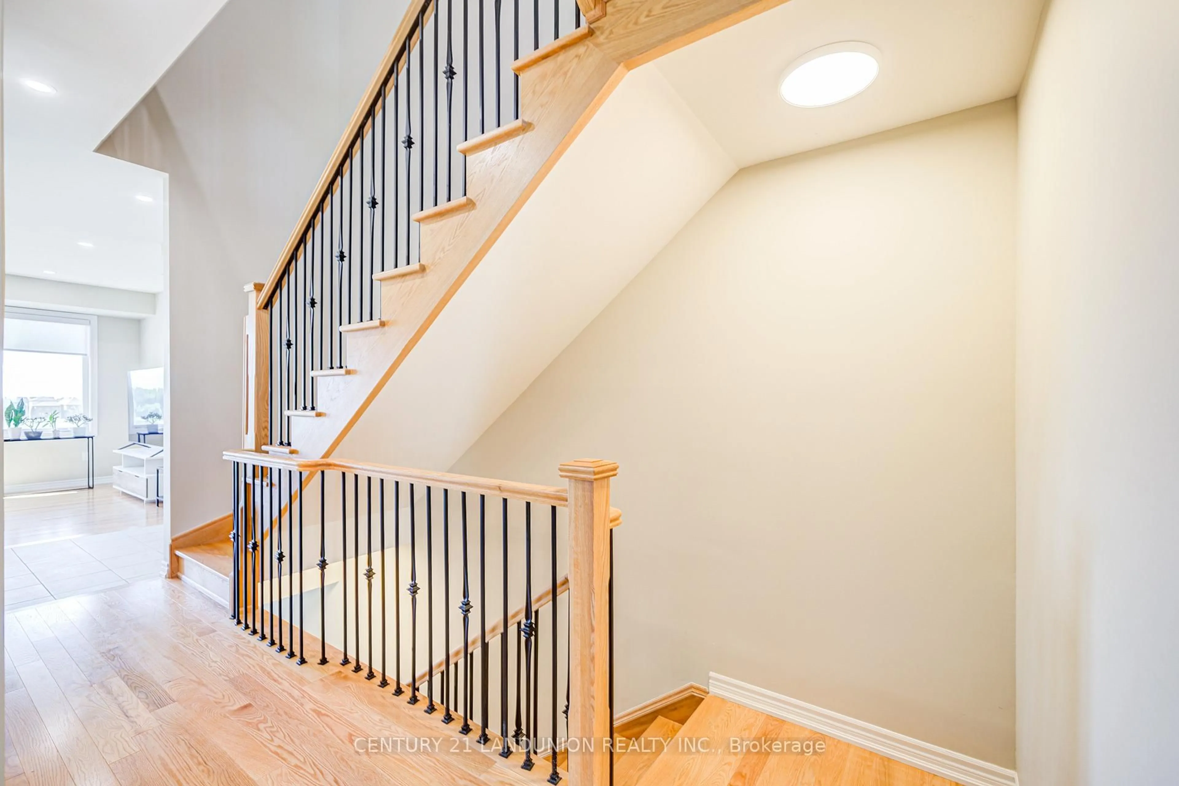 Stairs for 65 Puisaya Dr, Richmond Hill Ontario L4E 1L2