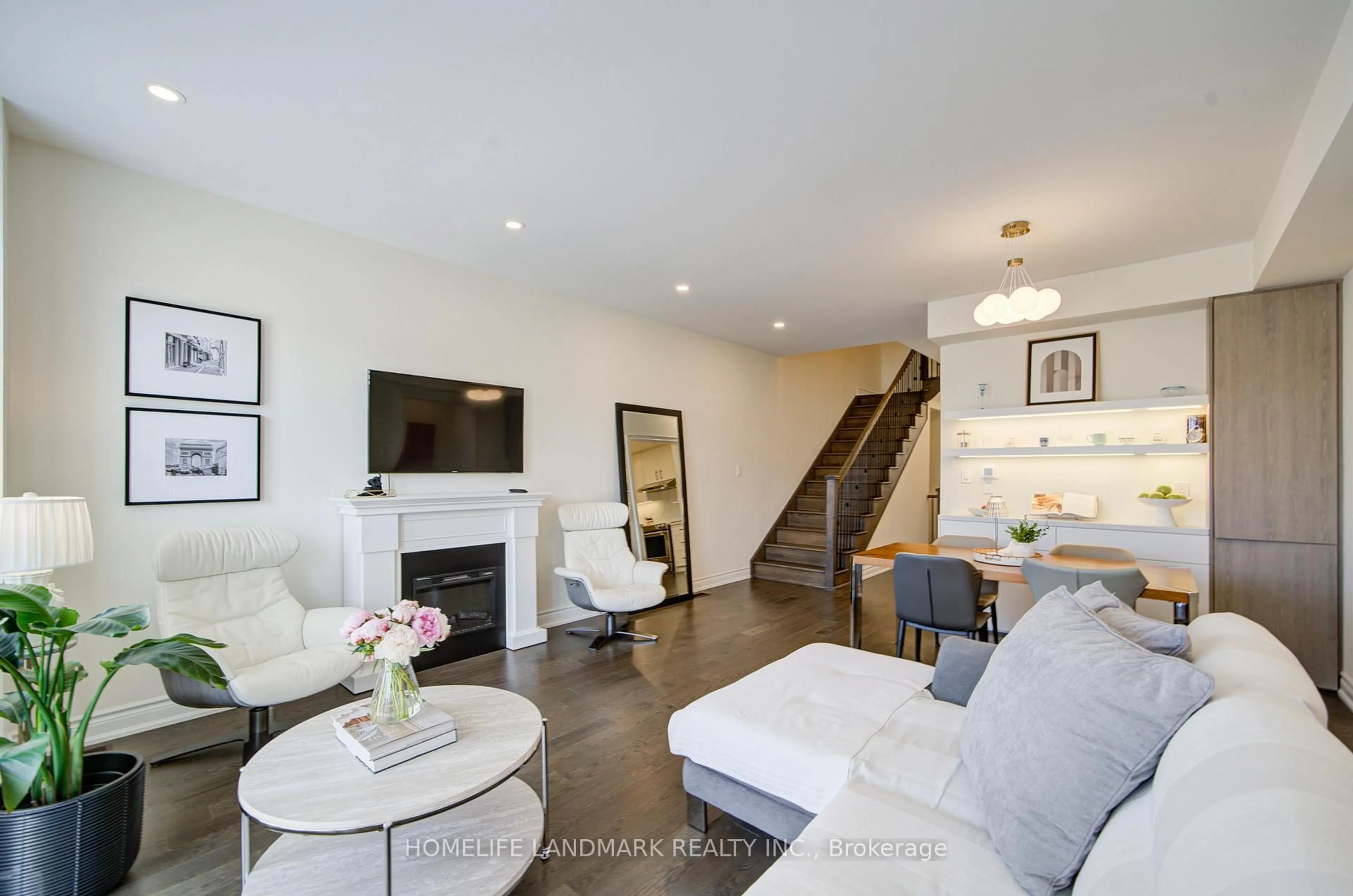 Living room with furniture, unknown for 9 MACE Ave, Richmond Hill Ontario L4E 1K8