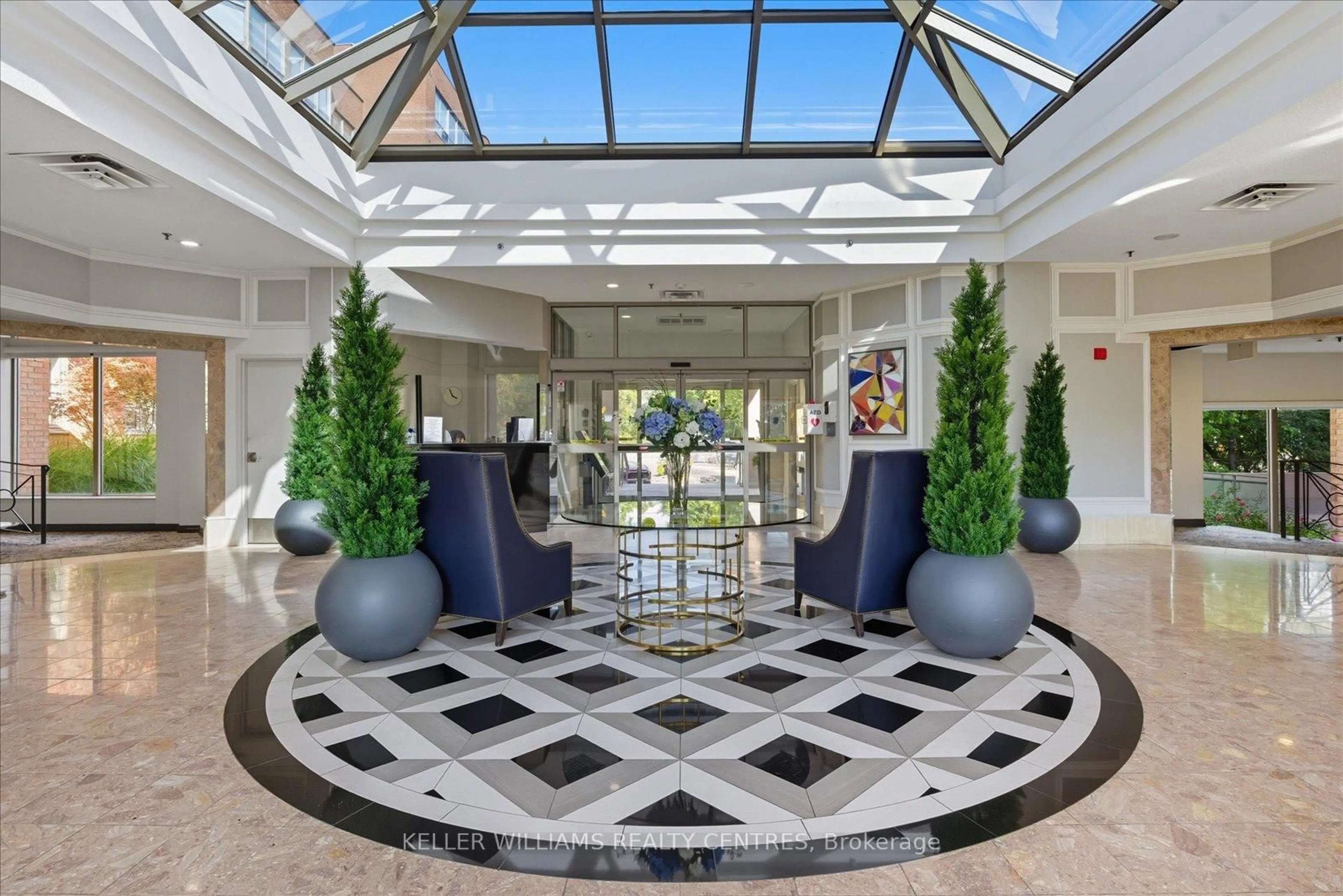 Lobby for 14924 Yonge St #619, Aurora Ontario L4G 6H7
