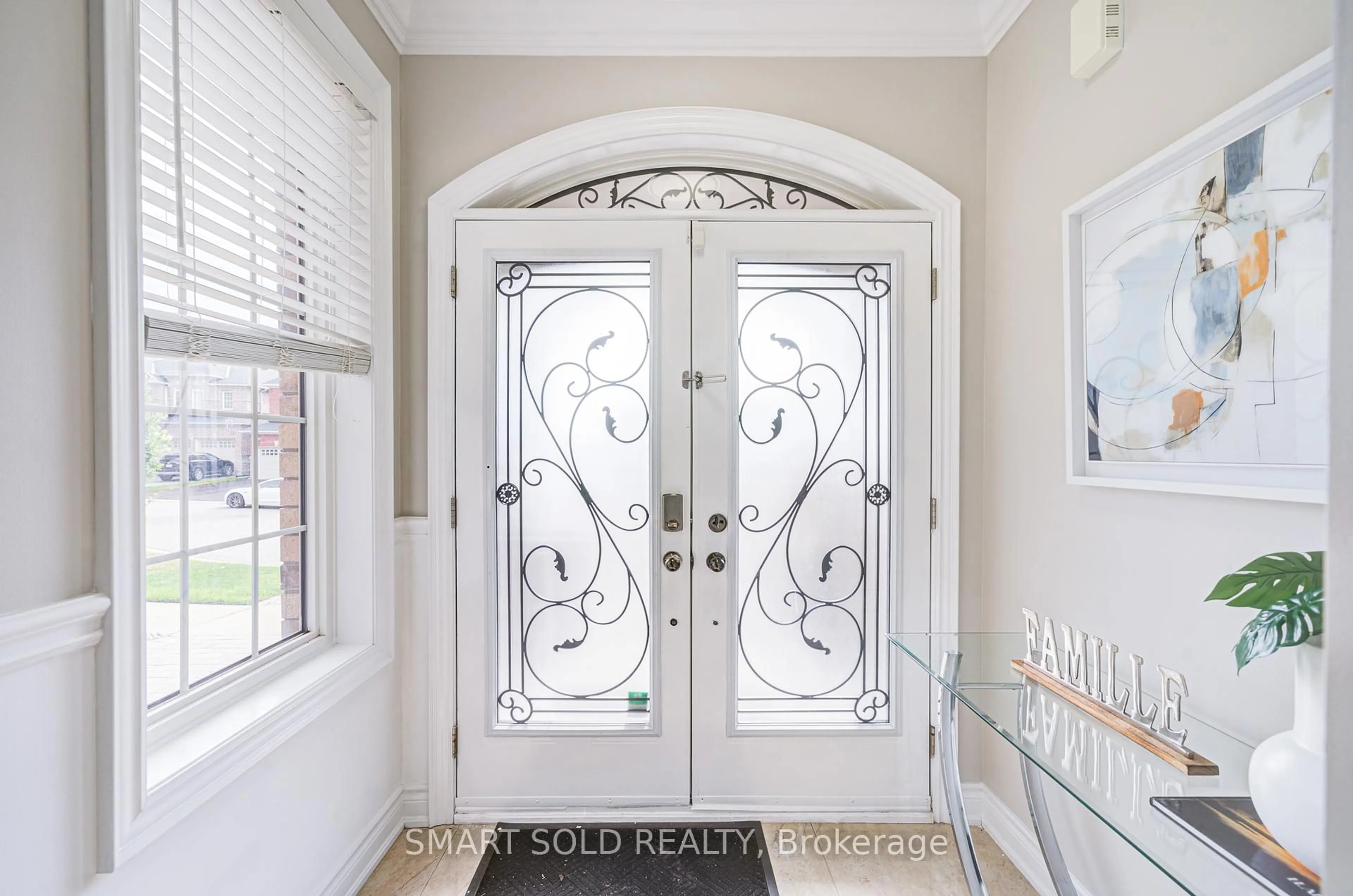 Indoor entryway for 29 Magdalan Cres, Richmond Hill Ontario L4E 0W4