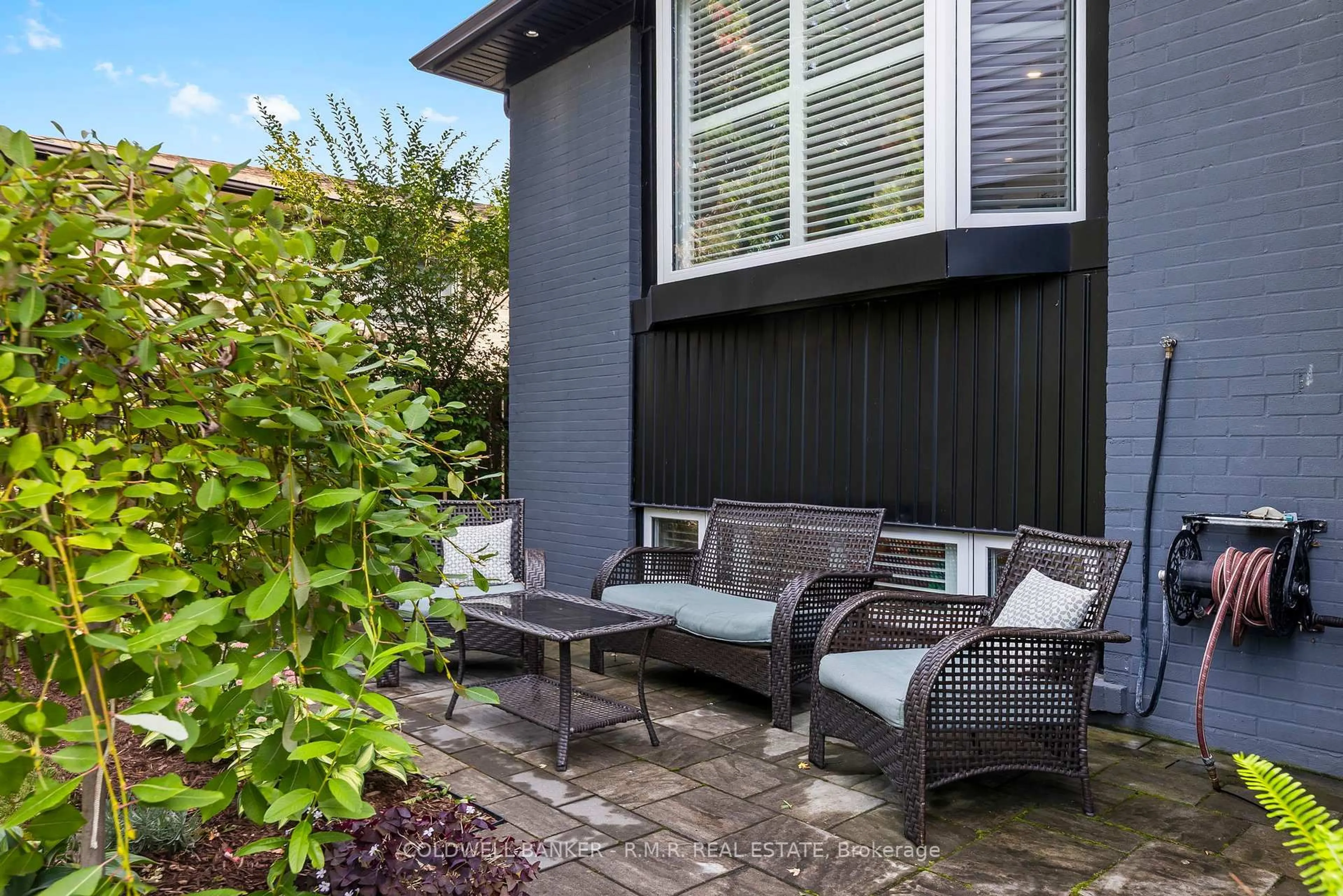 Patio, street for 614 Rupert Ave, Whitchurch-Stouffville Ontario L4A 1W1
