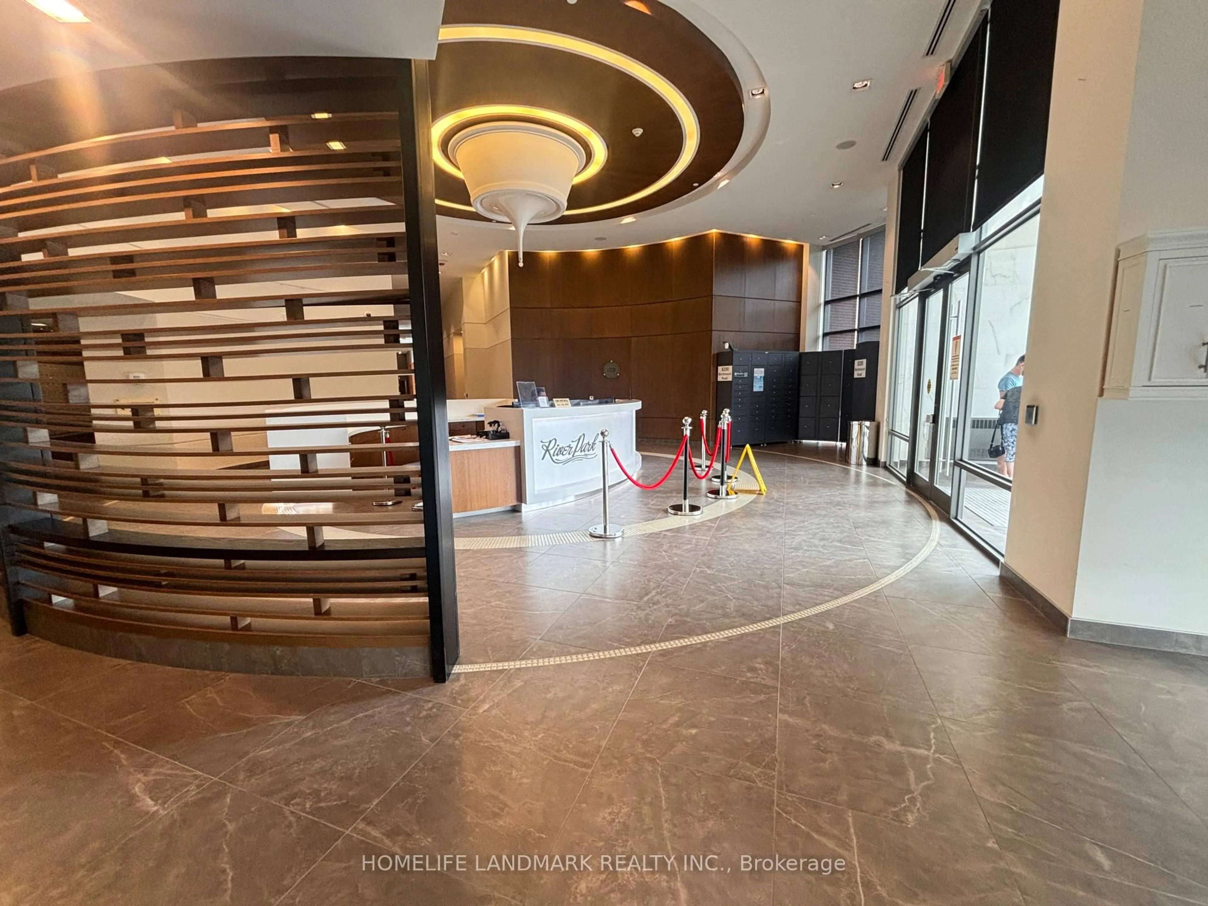 Indoor foyer for 1 Uptown Dr #207, Markham Ontario L3R 5C1