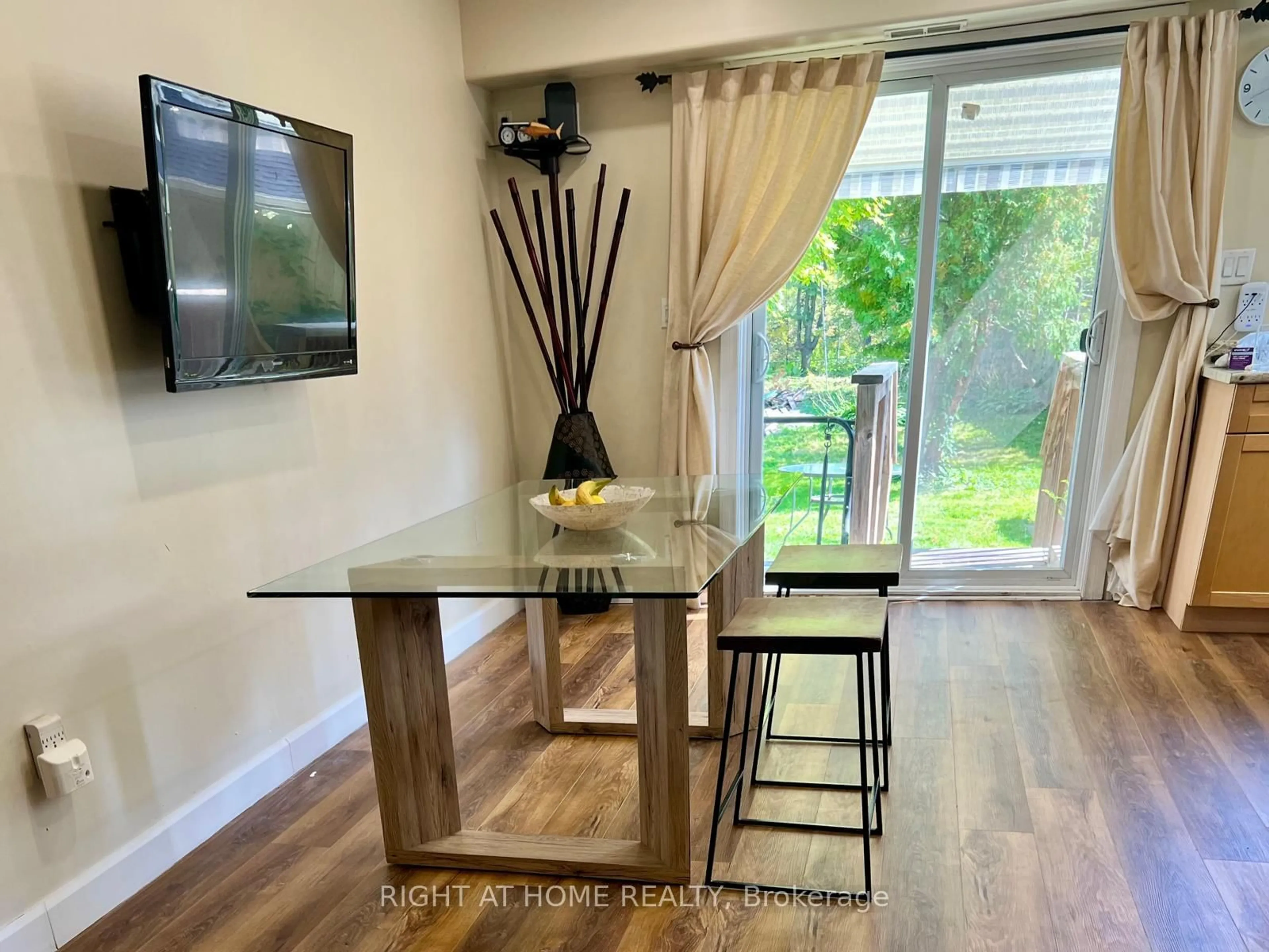 Unknown for 3273 Cove Ave, Innisfil Ontario L9S 2K7