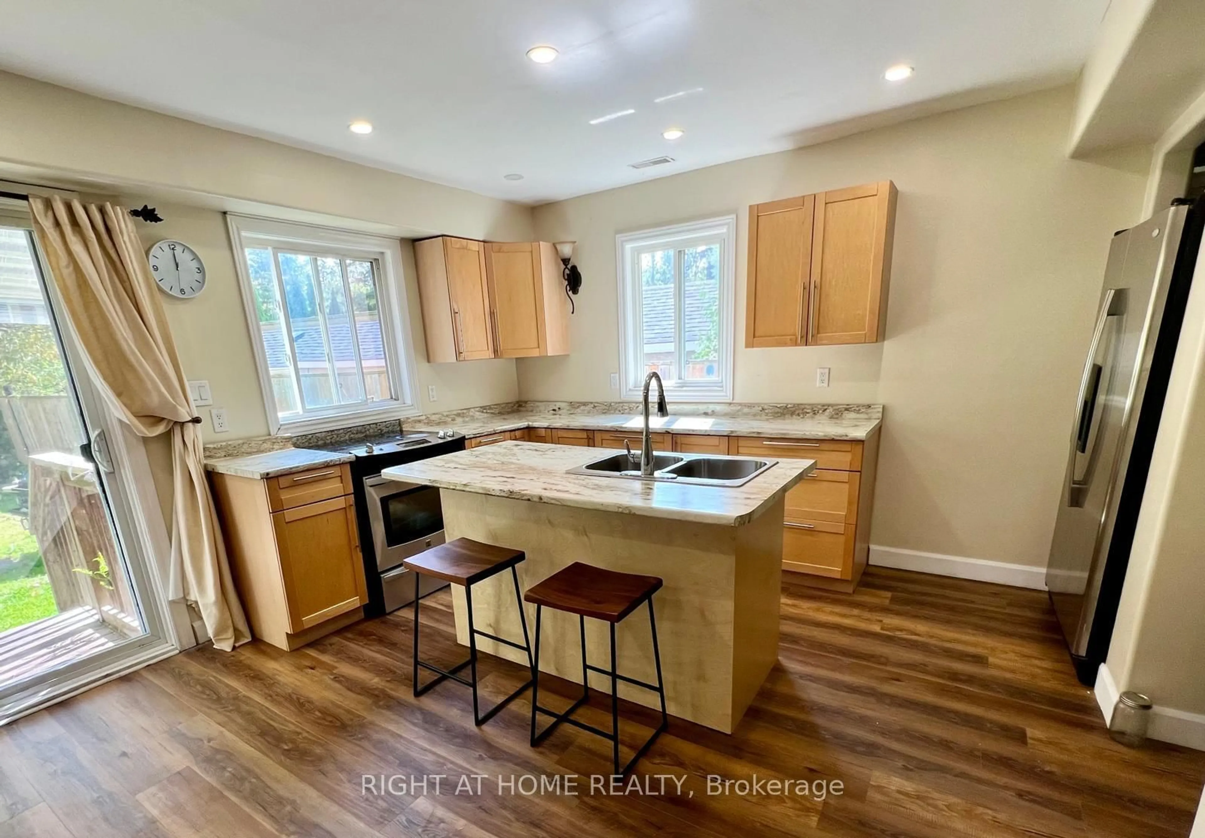 Open concept kitchen, unknown for 3273 Cove Ave, Innisfil Ontario L9S 2K7