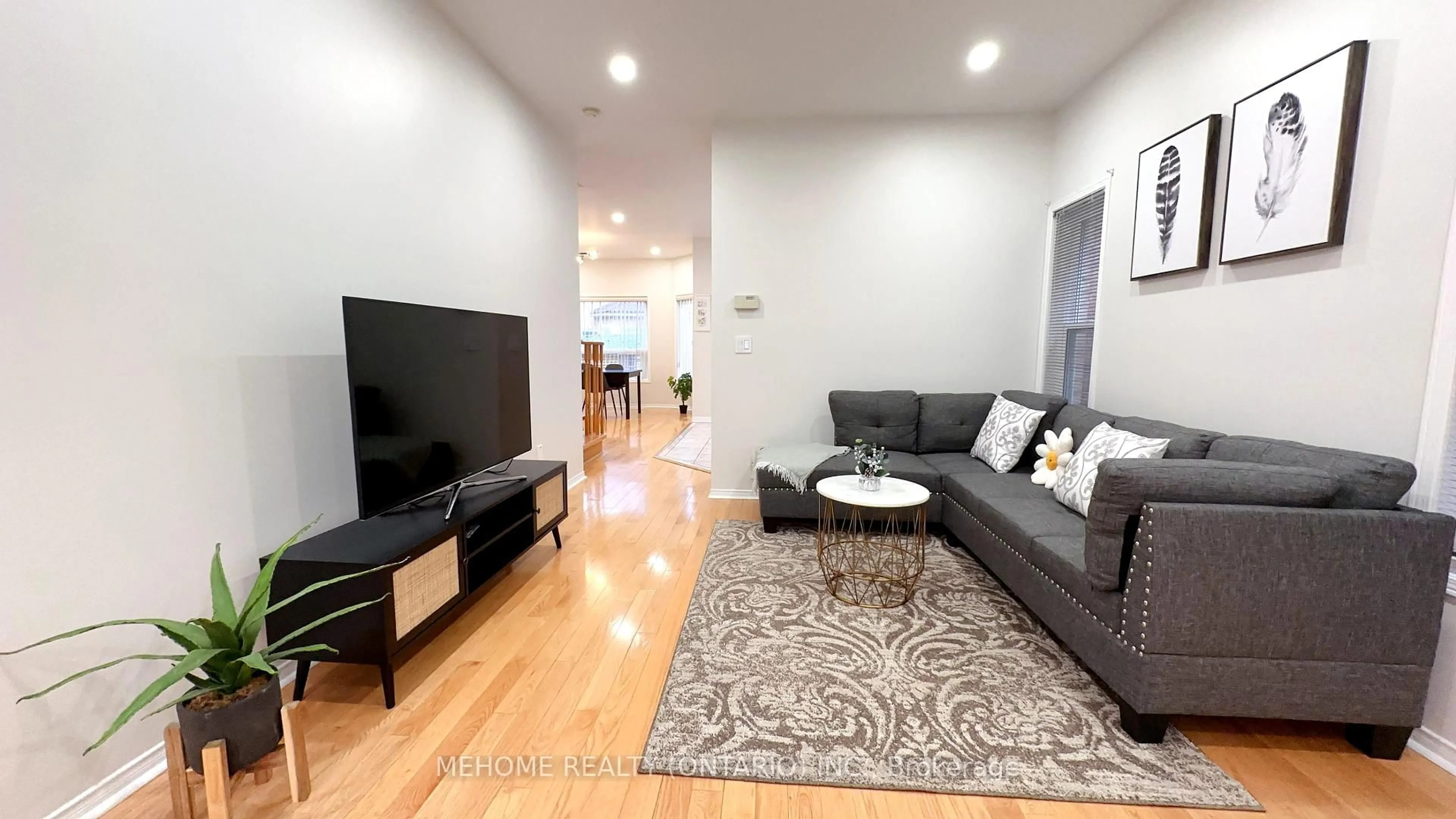 Living room with furniture, unknown for 15 Catherina St, Markham Ontario L6C 2L6