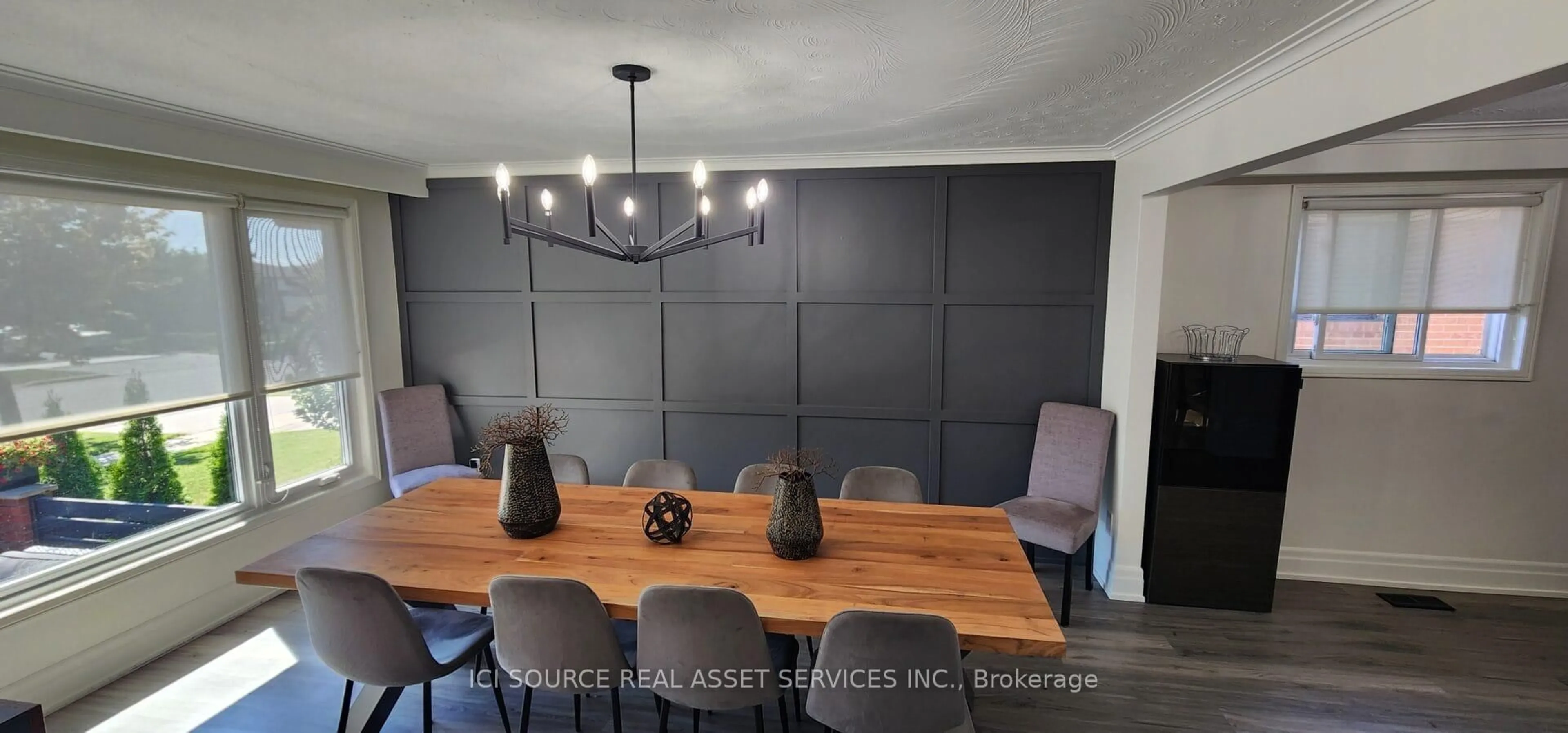 Dining room, wood/laminate floor for 438 Woodbridge Ave, Vaughan Ontario L4L 2T4