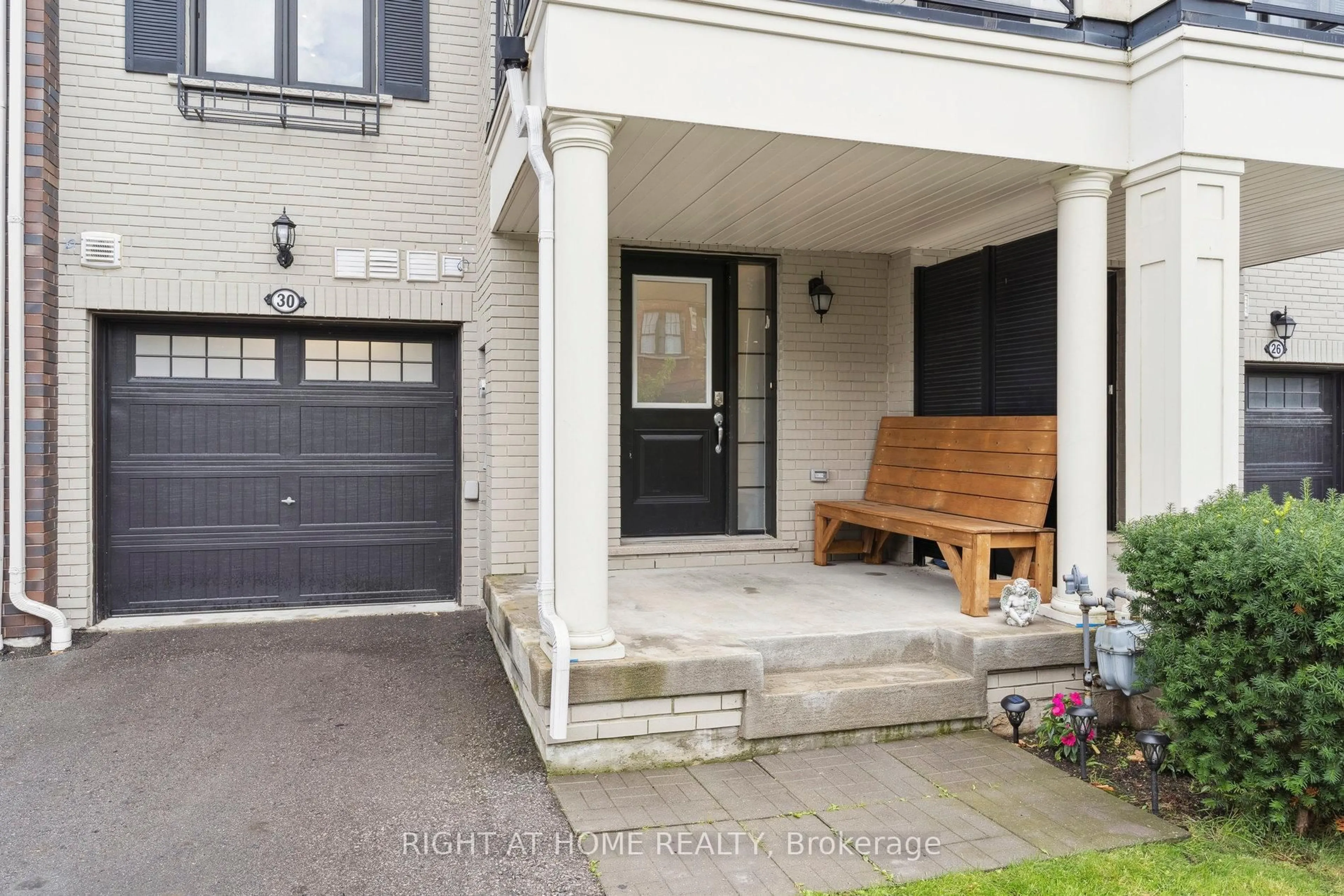 Home with brick exterior material, street for 30 Boadway Cres, Whitchurch-Stouffville Ontario L4A 1Y2